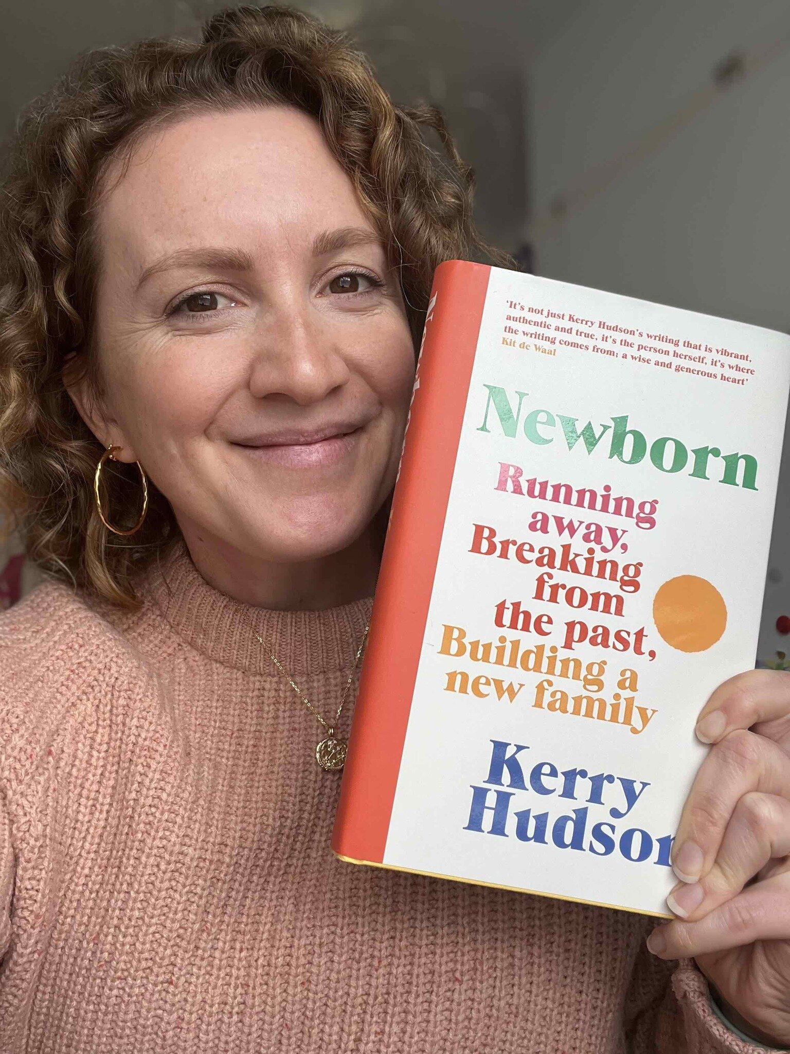 ✨ Win yourself a copy of #NEWBORN by @thatkerryhudson in my newsletter this month! ✨ 

You will love this memoir, it's so beautifully written, poignant and extremely relatable if you've got your own kids. Also: imagine living in a foreign country whe