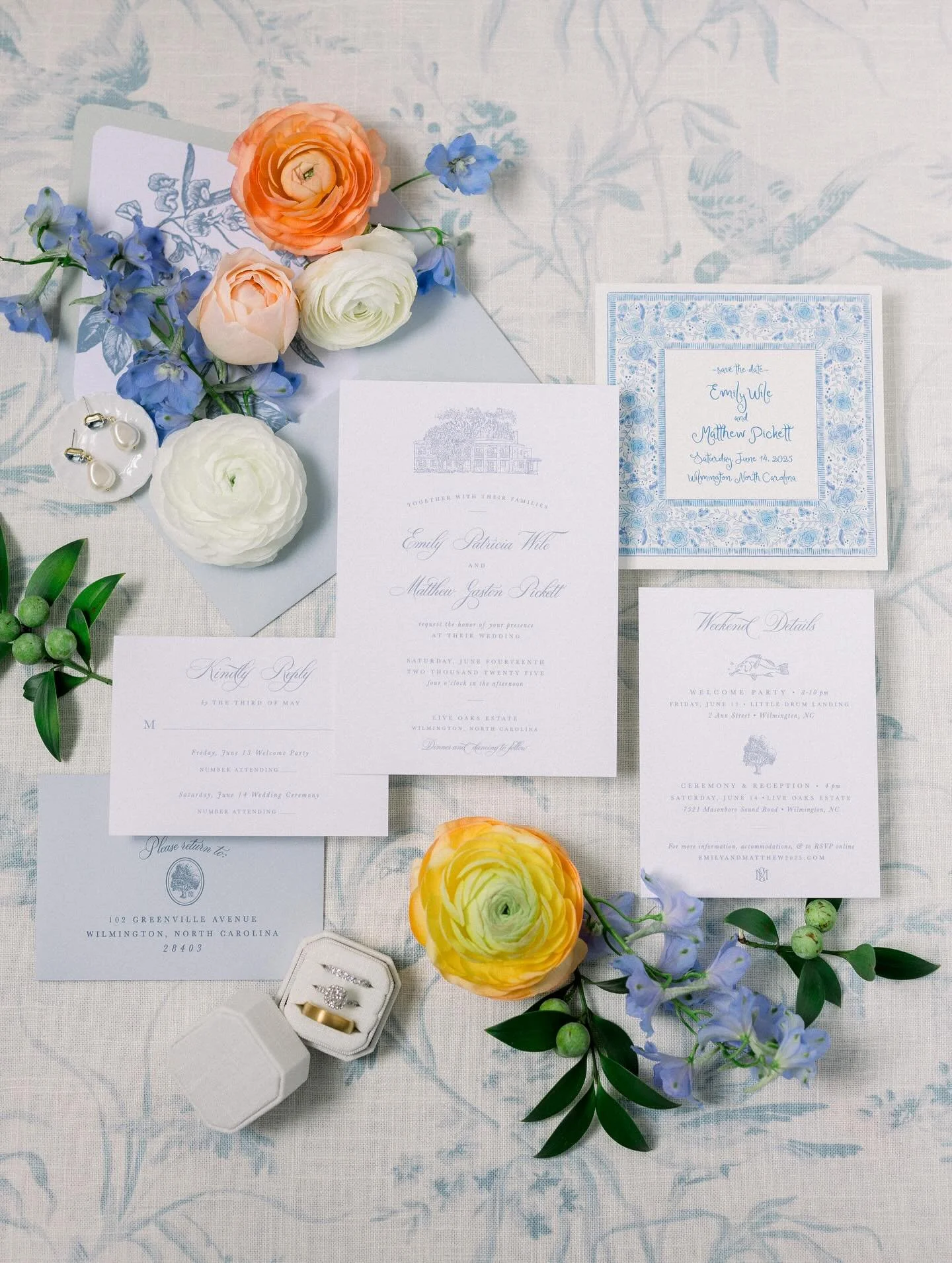 &ldquo;We have luck for several lifetimes!&rdquo; ☔️ 
- Emily, aka the world&rsquo;s sweetest bride 

I had the privilege of being at @liveoaksinspirepreserve for set up a little while yesterday &amp; I was amazed to see &amp; hear the beauty &amp; c