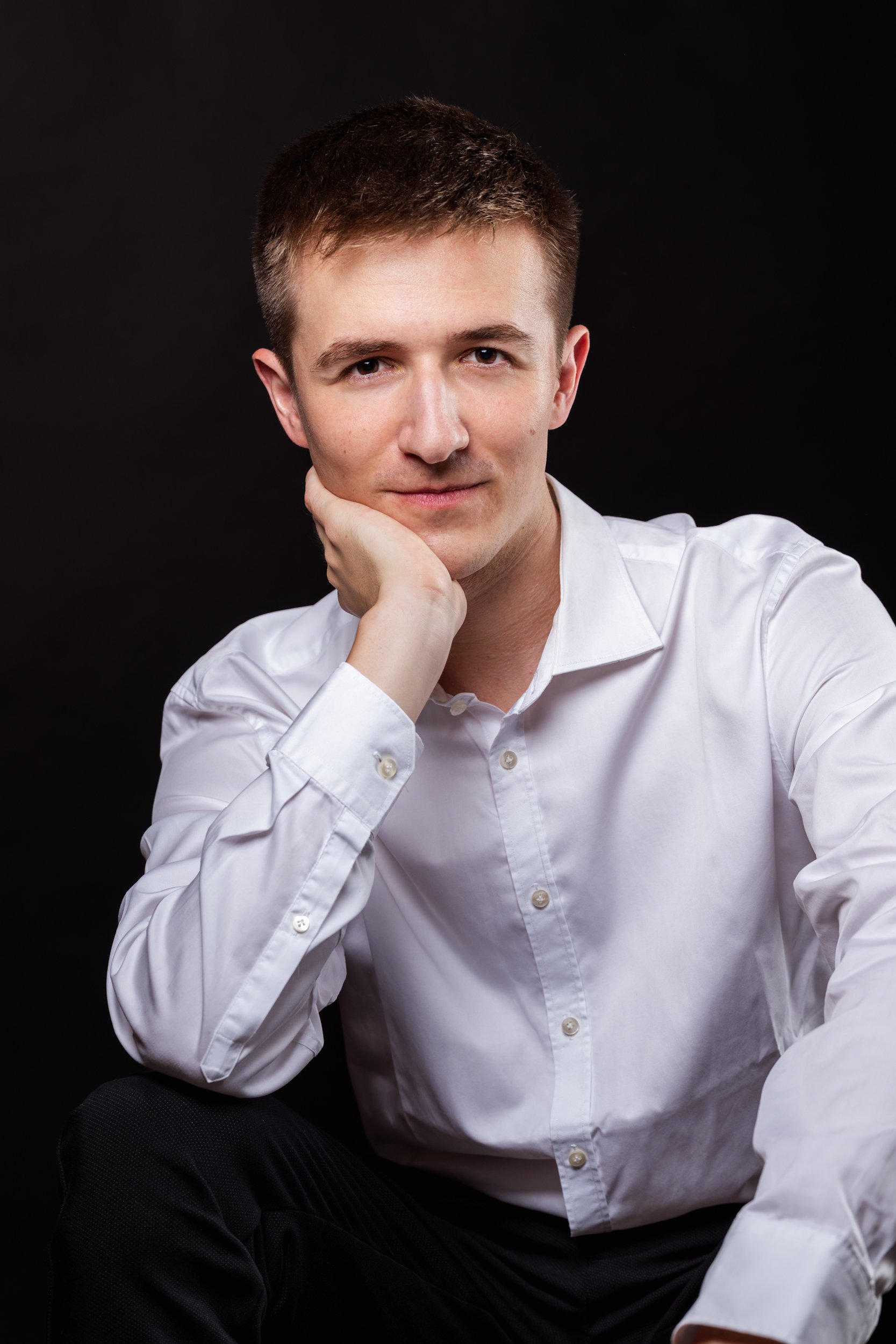 Portraits_Severin_Bach_24.06.2025-81-Bearbeitet-WEB.jpg