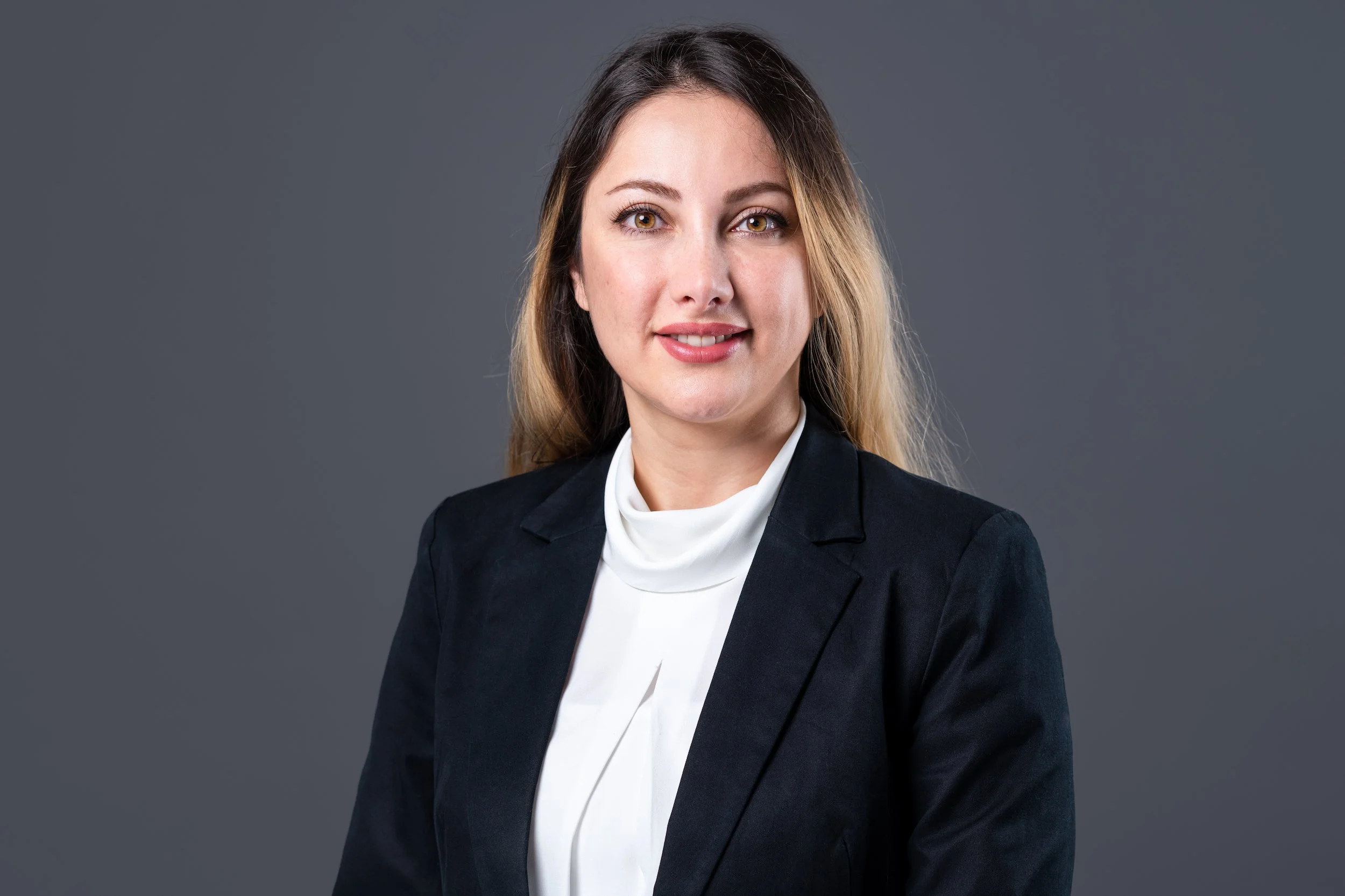 CK-CAREAG_Portraits-ReihaneZiadlou_10.12.2021-42-Bearbeitet.jpg