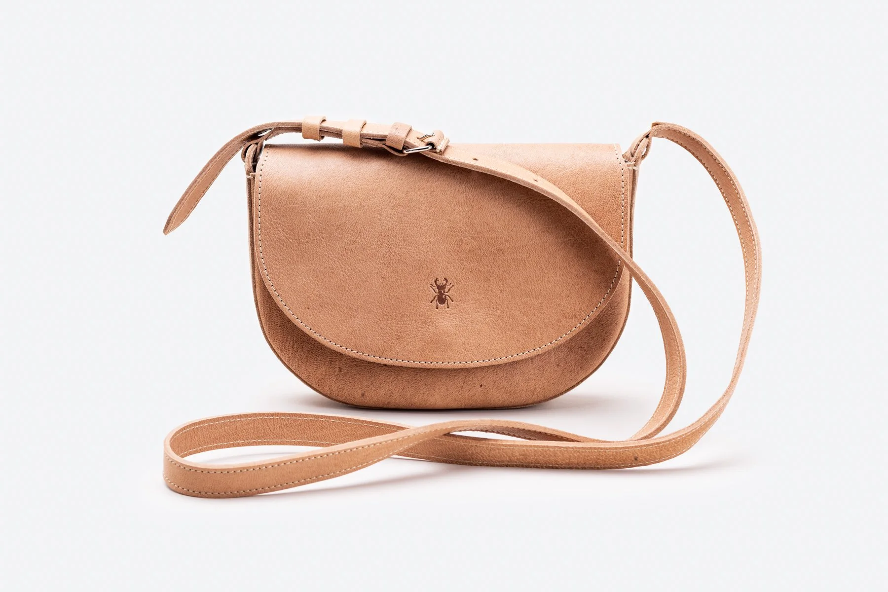 CervoVolante_Handtasche Frauen_04.2023-1-Bearbeitet-WEB.jpg