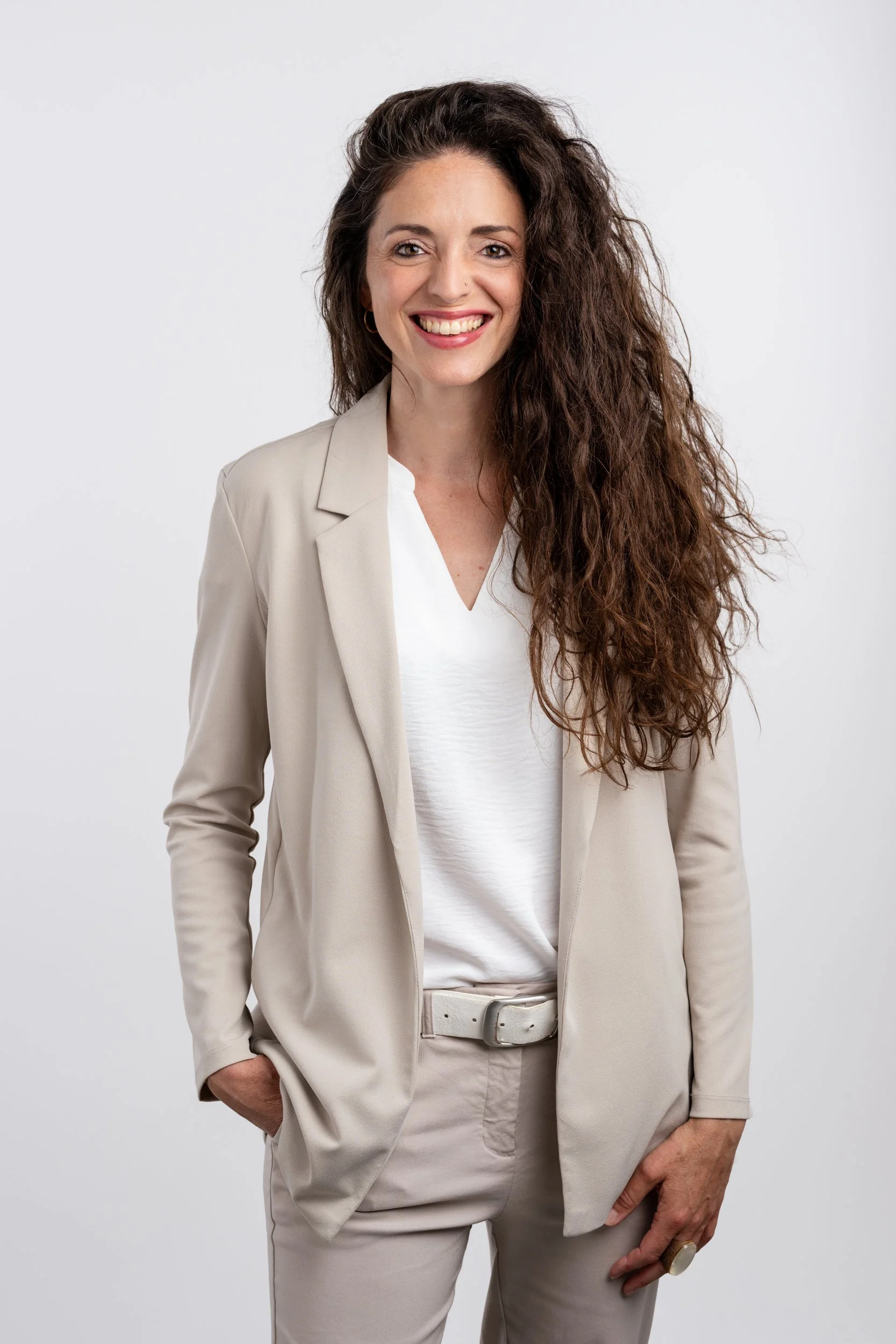 Portraits_Nicole_Burkhart_10.07.2025-50-Bearbeitet-WEB.jpg