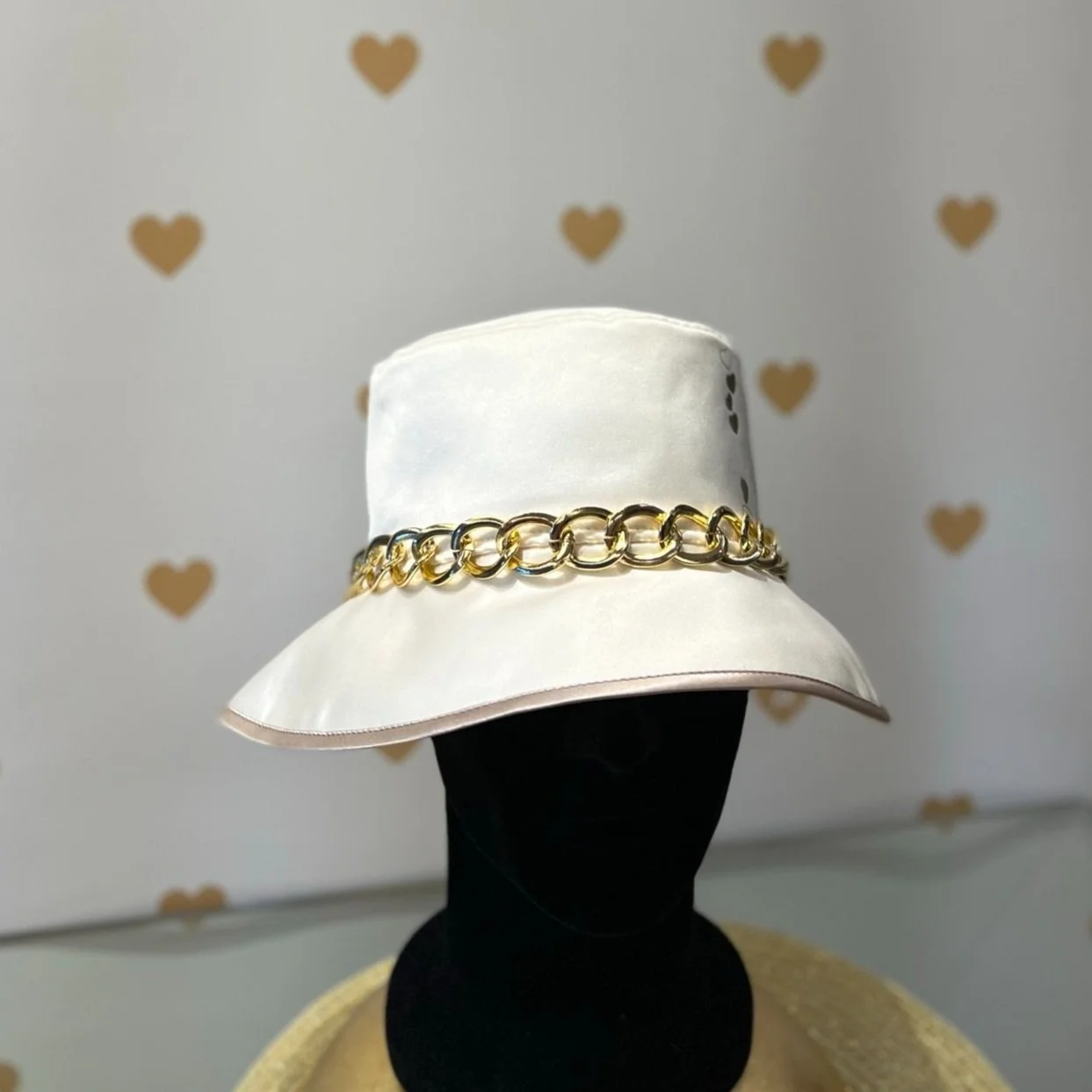 Bucket Hat Golden Chain
