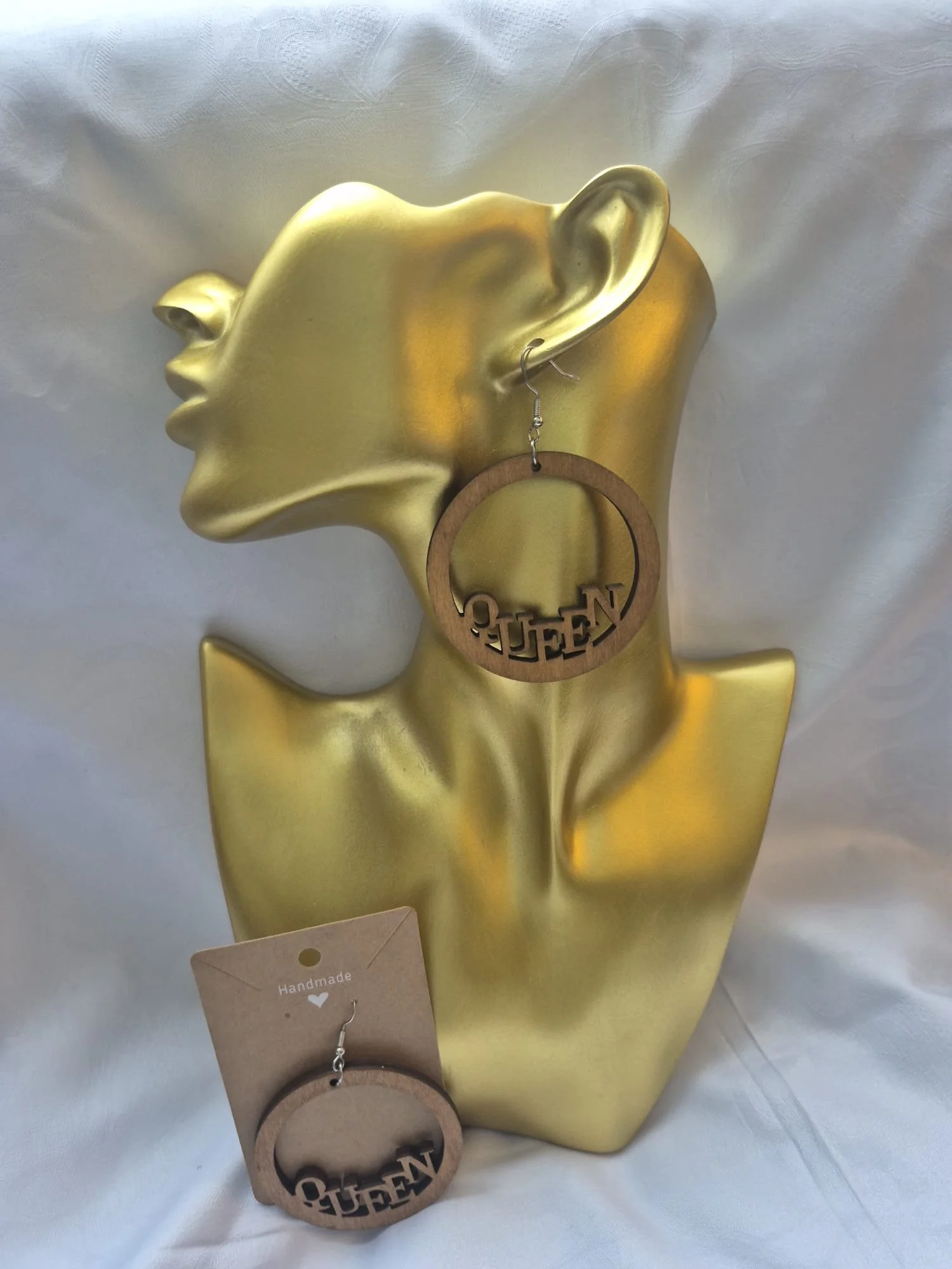 Queen wooden earrings