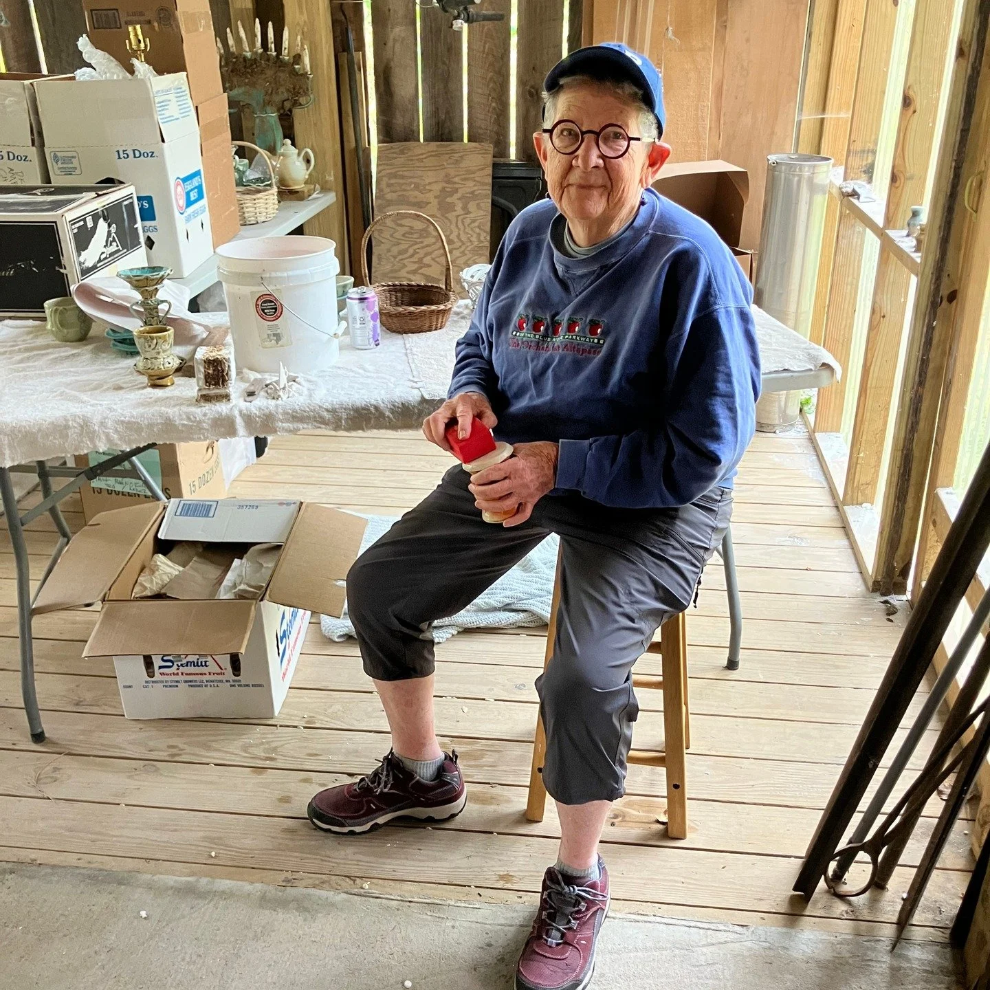 Dear friend, mentor, teacher! Thank you, @cynthiabringle for helping unload my kiln! Who could imagine better expertise?
Getting ready for Oct. 11-12
@sprucepinepottersmarket 
#sodafiredporcelain #sprucepinepottersmarket