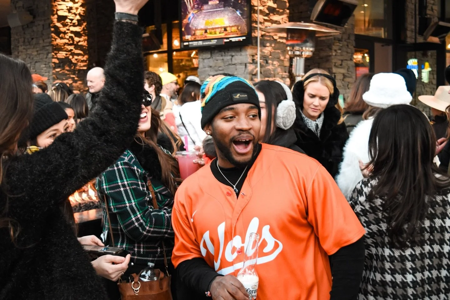 Christmas cheer ➝ apr&egrave;s gear 🎄 Casamigos Ski Beach is back at Dos Olas today 2&ndash;5 PM. See you then!