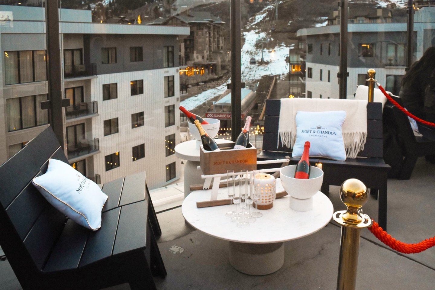 Mo&euml;t dressed the table, snow dressed the roof. Let&rsquo;s apr&egrave;s! See you on the rooftop today from 3-6pm 🍾🍾🍾