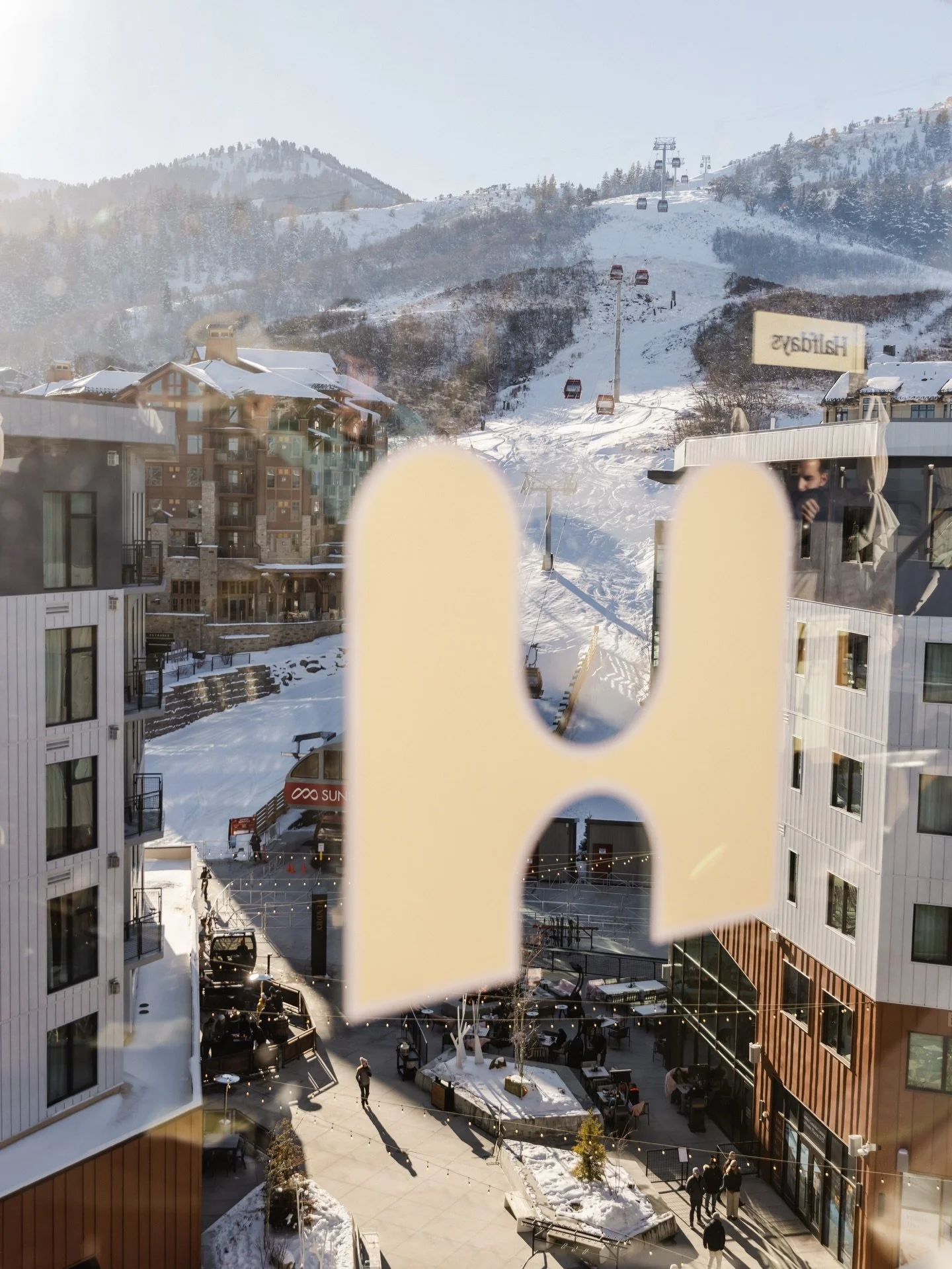 Turning Halfdays into whole nights!! Our last @halfdays of the apr&egrave;s season is this Saturday. Catch us on the @pendryparkcity rooftop from 3pm-6pm with some fun giveaways! 

RSVP link in bio for guest list!

📸 @dancampbellphoto