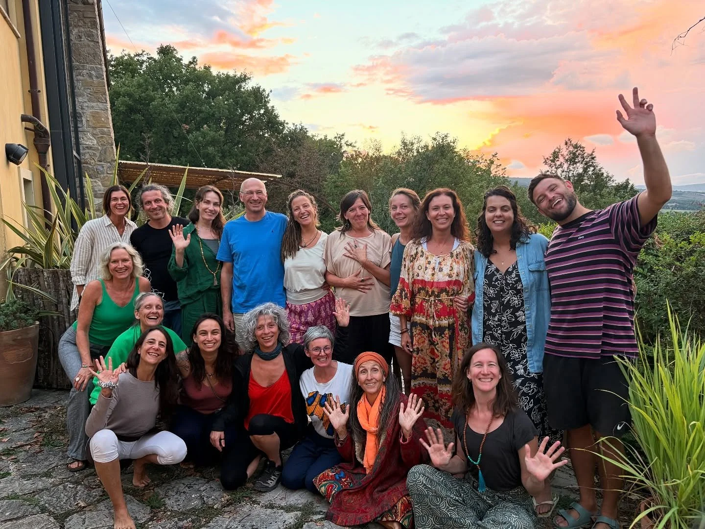 Nidra Shakti brought us together for 8 days of training of deep rest in a liminal space in Umbria.
Thank you to @umadinsmoretuli and the @yoganidranetwork for such a profound training.
To @taranatureretreat Timothy, Caroline and Tami for holding