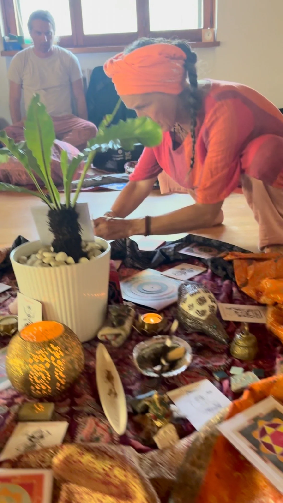 We bow to Nidra Shakti
A place to learn about sacred rest in a 8 day training with @umadinsmoretuli with the @yoganidranetwork.
Filled with a plethora of knowledge, laughter, rest and nature at the beautiful @taranatureretreat. We went to a place