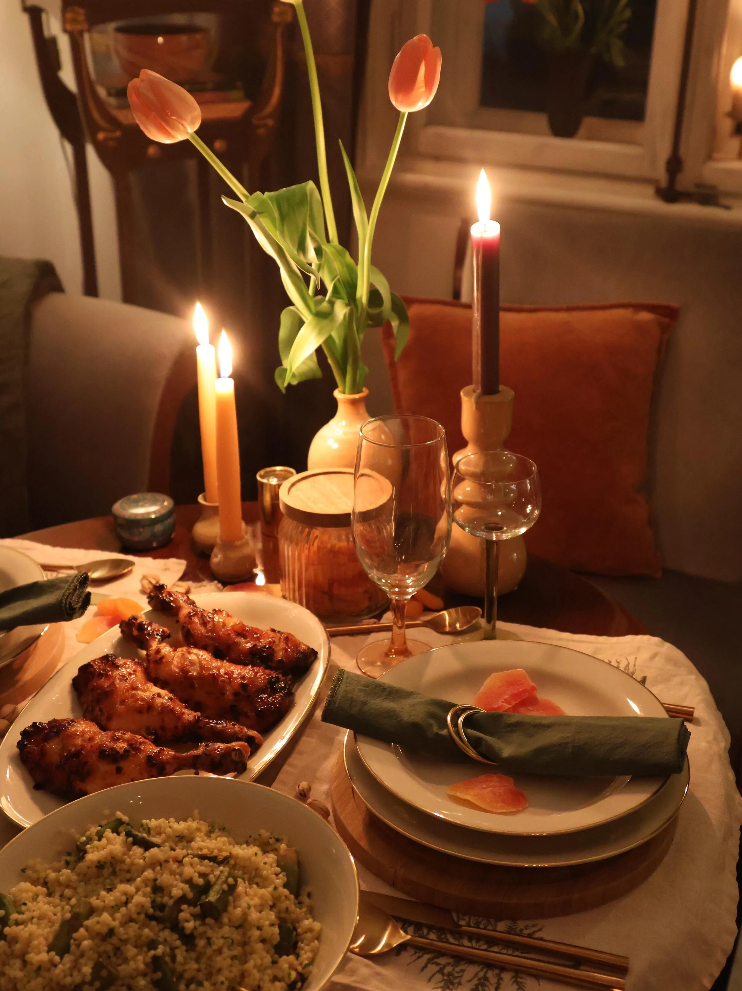 This year&rsquo;s spring colour is Apricot, and to welcome the season properly, David created a wonderful menu built around apricot and I set the table in our living room for the two of us.
For all the food details, head over to the @designtalk.show 