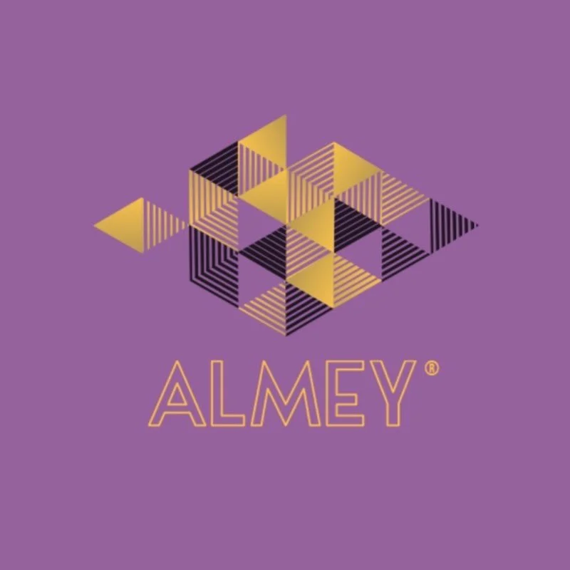 Falls ihr es im Juni verpasst habt, hier noch schnell der Link zur aktuellen Saisonfarbe, bevor die Seite passend zum Wetter schon bald wieder in die n&auml;chste Farbe geh&uuml;llt wird.

https://www.almeydesign.de/blog/flieder

#flieder #latestblog