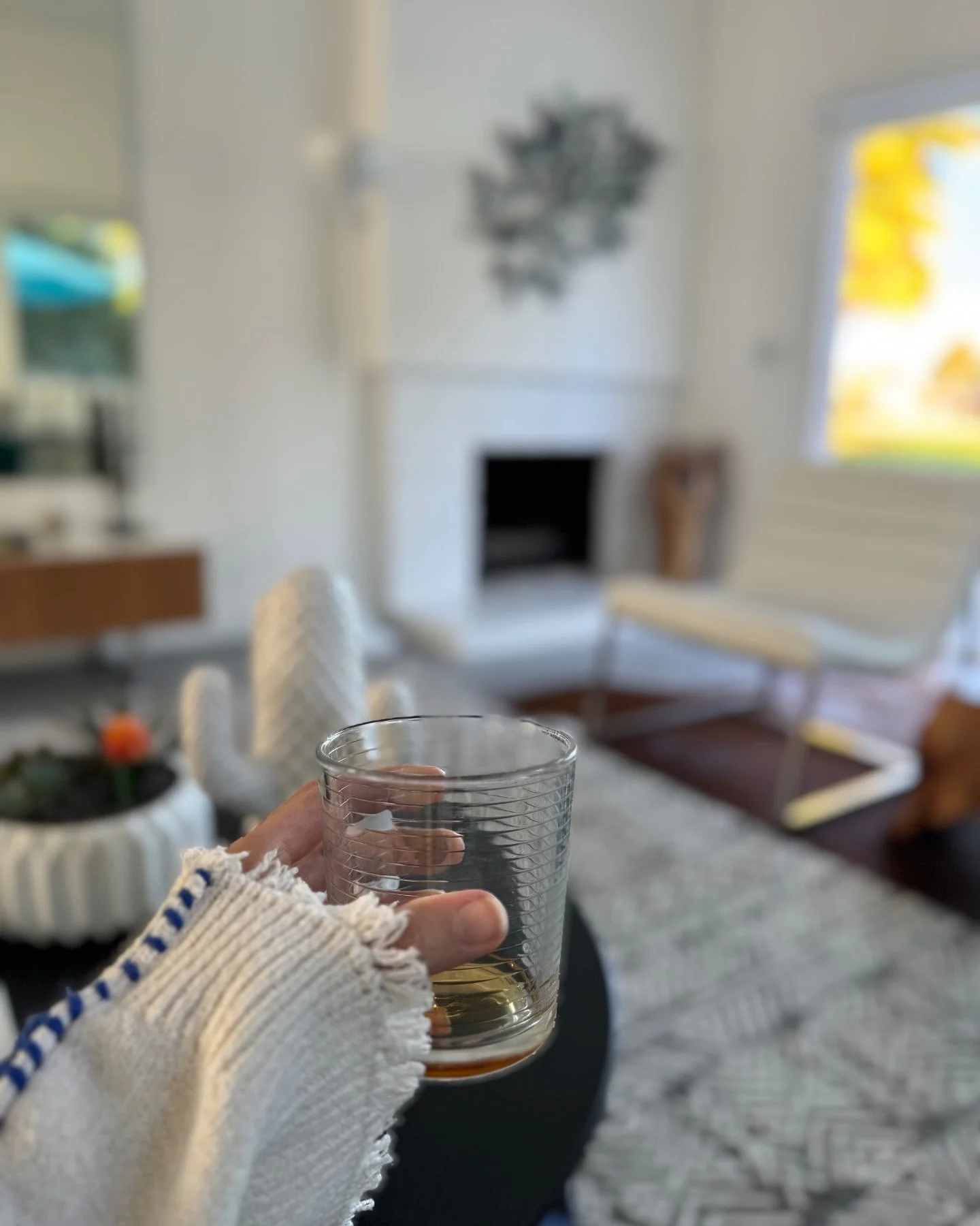 Breaking up the week with a some Palm Springs sunshine and decadent cocktail. Who says you can&rsquo;t make Wednesday feel like a weekend?