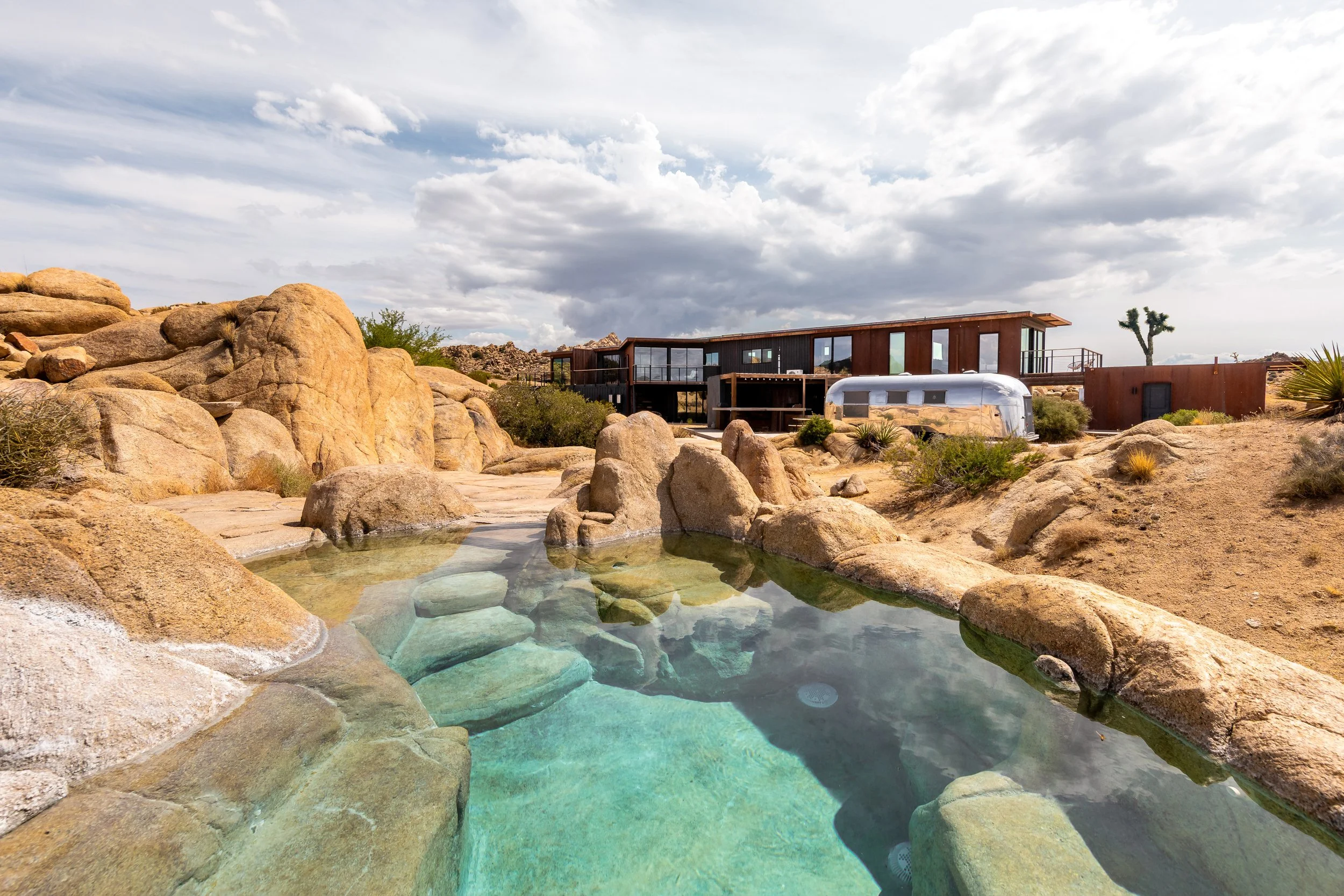 6 Skyline Ranch Road Pioneertown-92.jpg