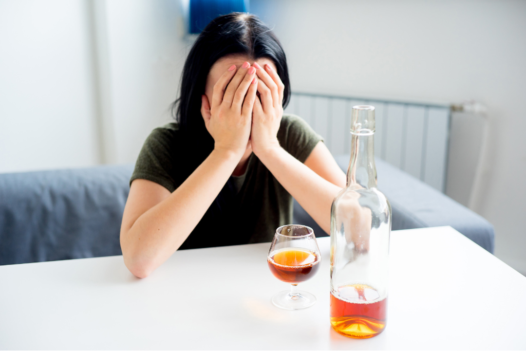 11 Signs of Alcohol Use Disorder: The Warning Signs Many People Miss