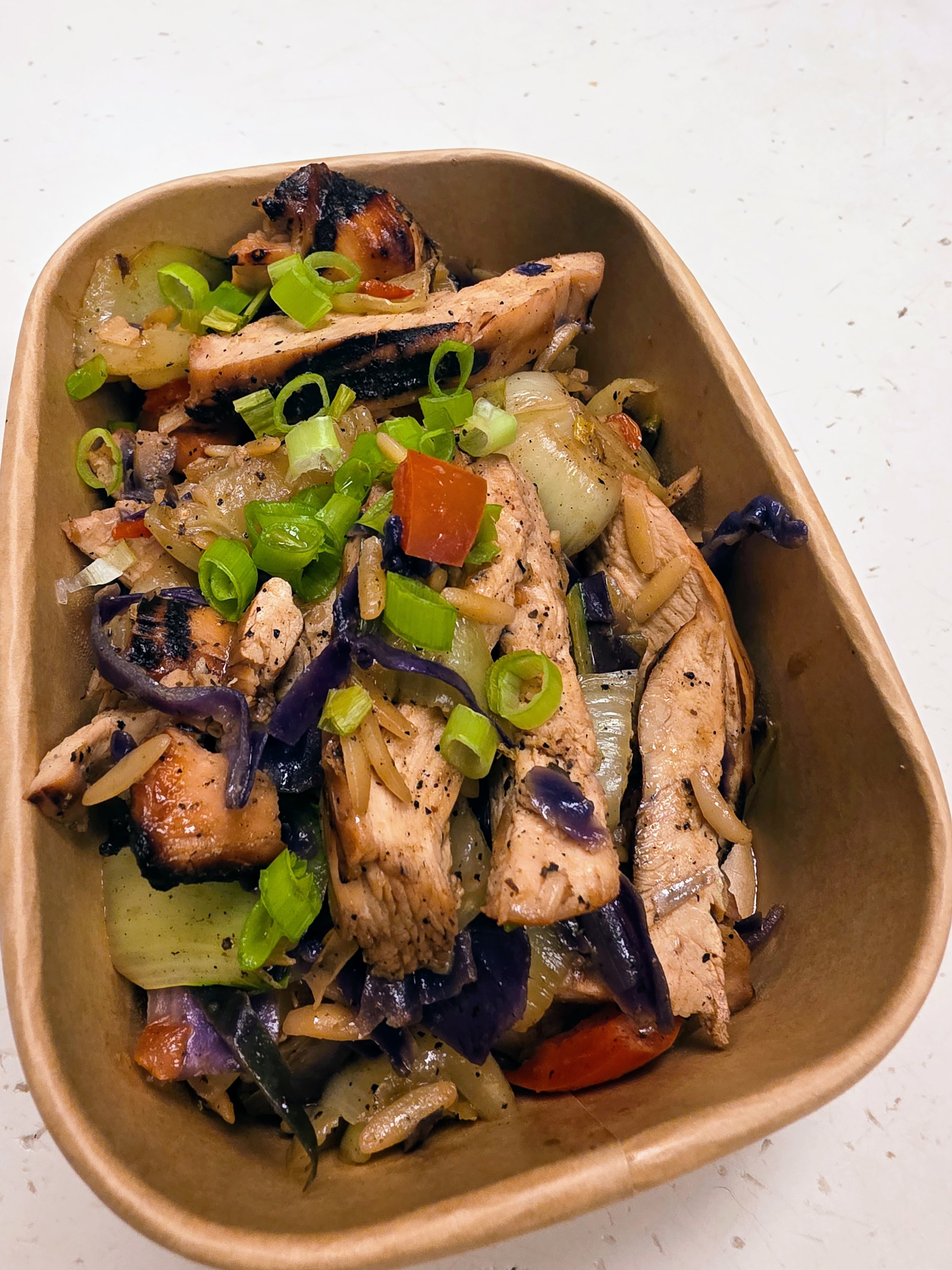 Asian Chicken stirfry w' Rice Noodles