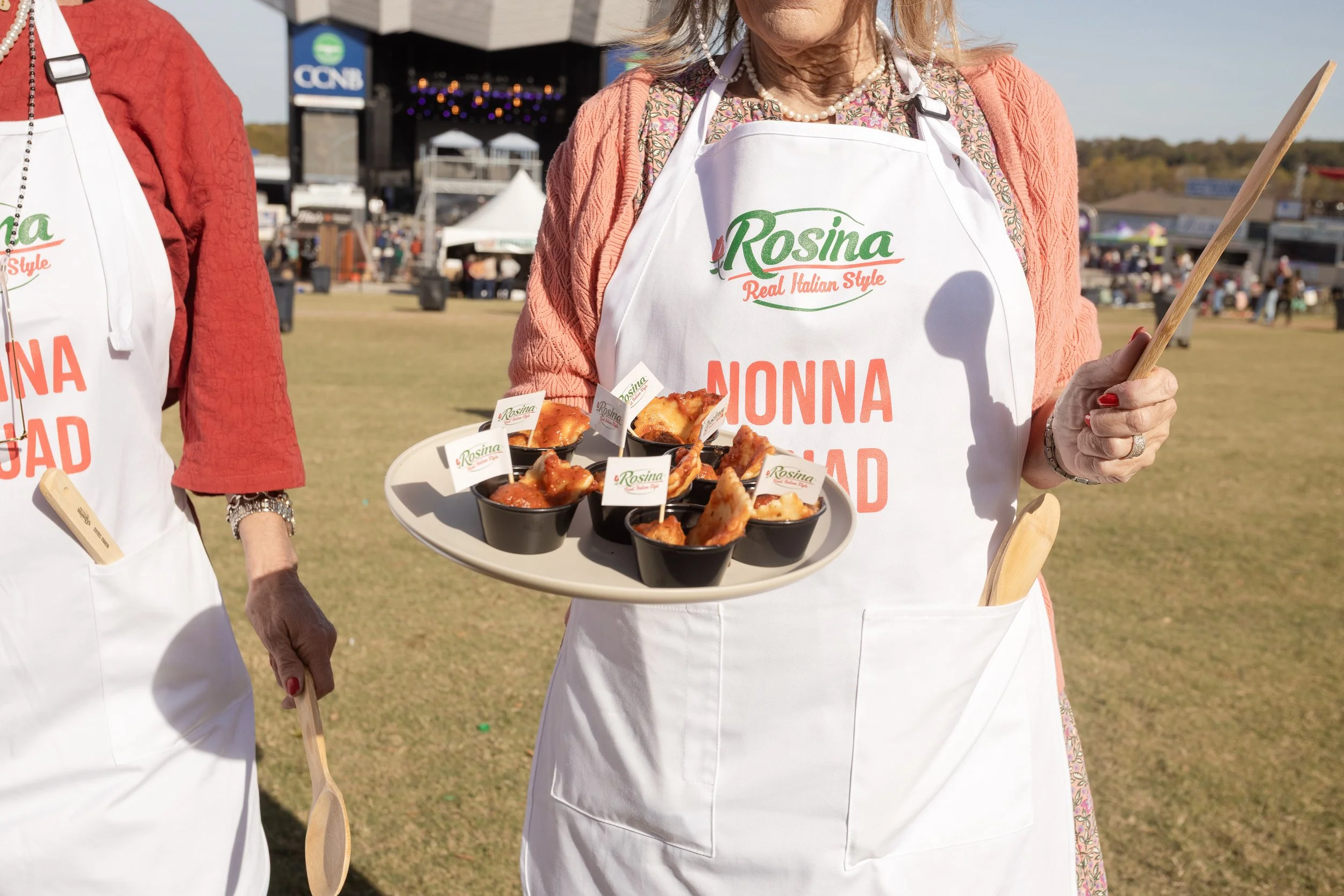 yujin rosina tell me you're italain ex-awards-7.jpg