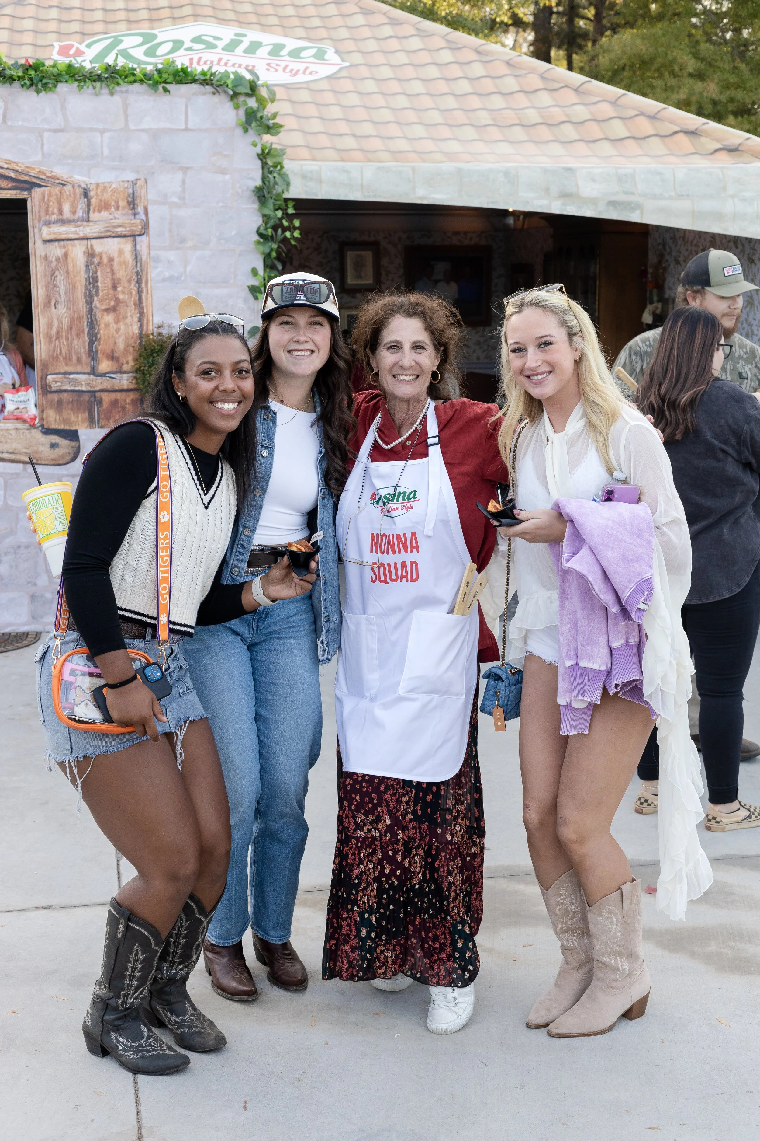 yujin rosina tell me you're italain ex-awards-9.jpg