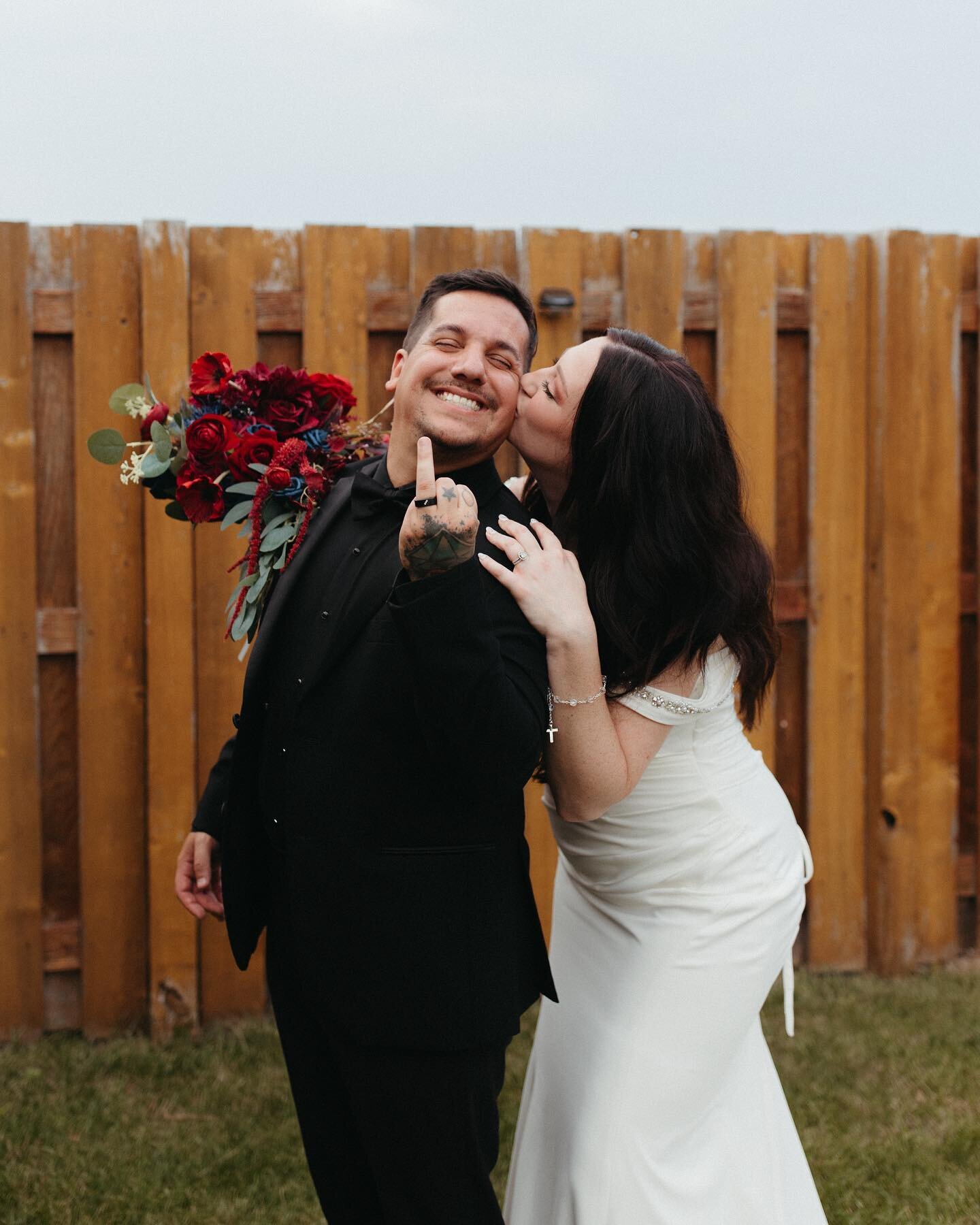 I&rsquo;m not going to lie, the groomsmen definitely killed it this day. And I may or may not have accidentally pole danced during a Cardi B song during their portraits but hey it got them to laugh 🤣 whooooops. 

Bad timing and placement of a lanter