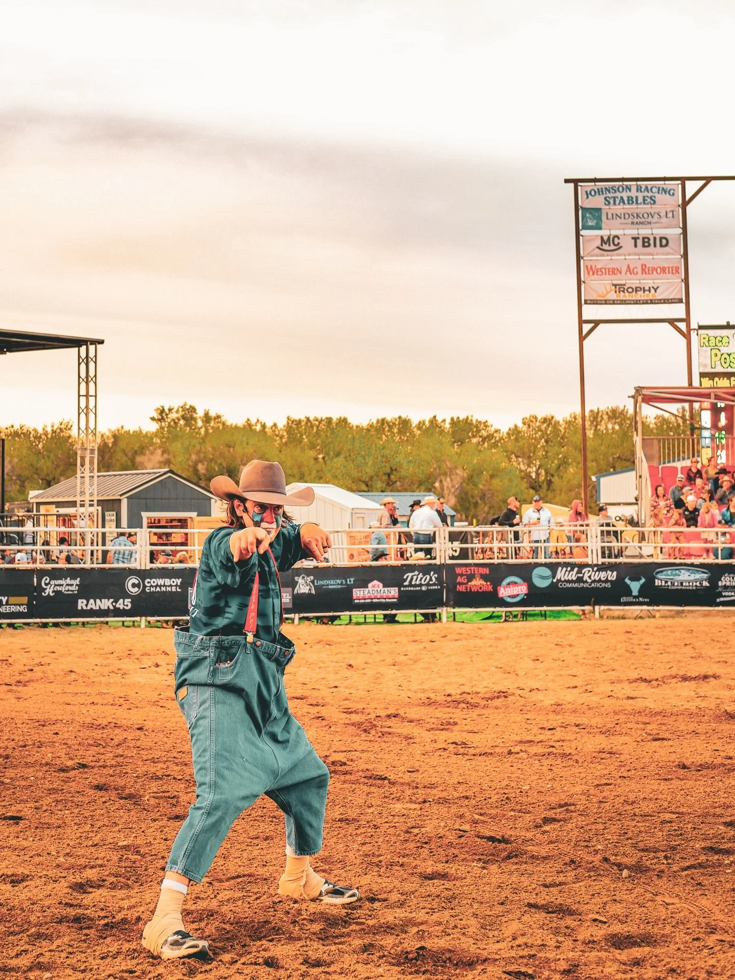 Had a hell of a few days supporting our athlete Danger Dave Whitmoyer out at the Miles City Bucking Horse Sale! 
.
.
.
#dangerdave #hamtownsfinest #milescitybuckinghorsesale #getbuck #talentfordays