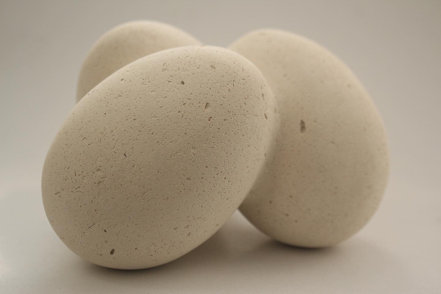 Happy Easter one and all!
Three eggs joined, physical and digital. White stoneware, 170&times;170&times;95 mm 2020. #art #craft #design #sculpture #ceramics #form #style #photography #london