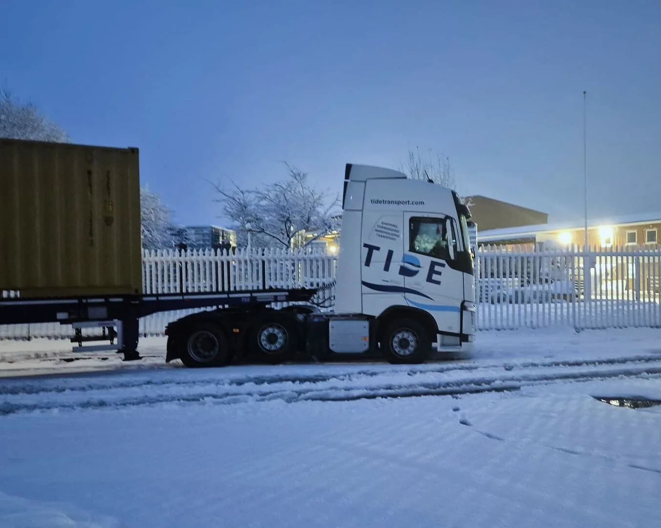 Never a dull moment in logistics &hellip; is it Christmas yet?

Before anyone local gets worried, this is Chesterfield, not Ipswich 🤣

🌍 #tideworldwide