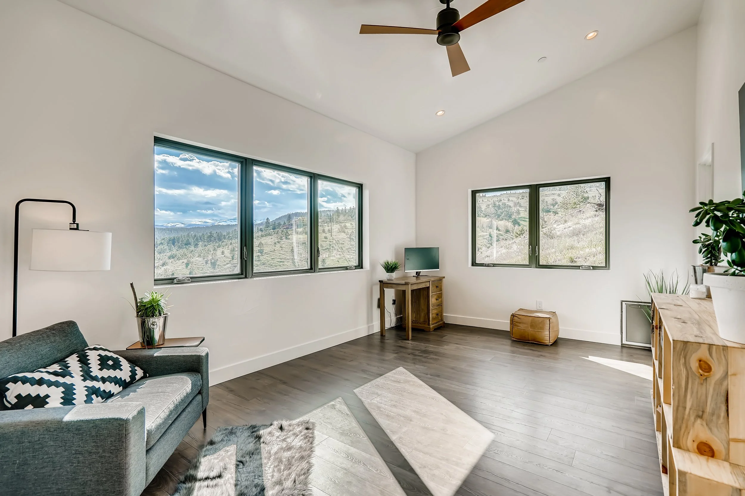 19 Primary Bedroom.jpg