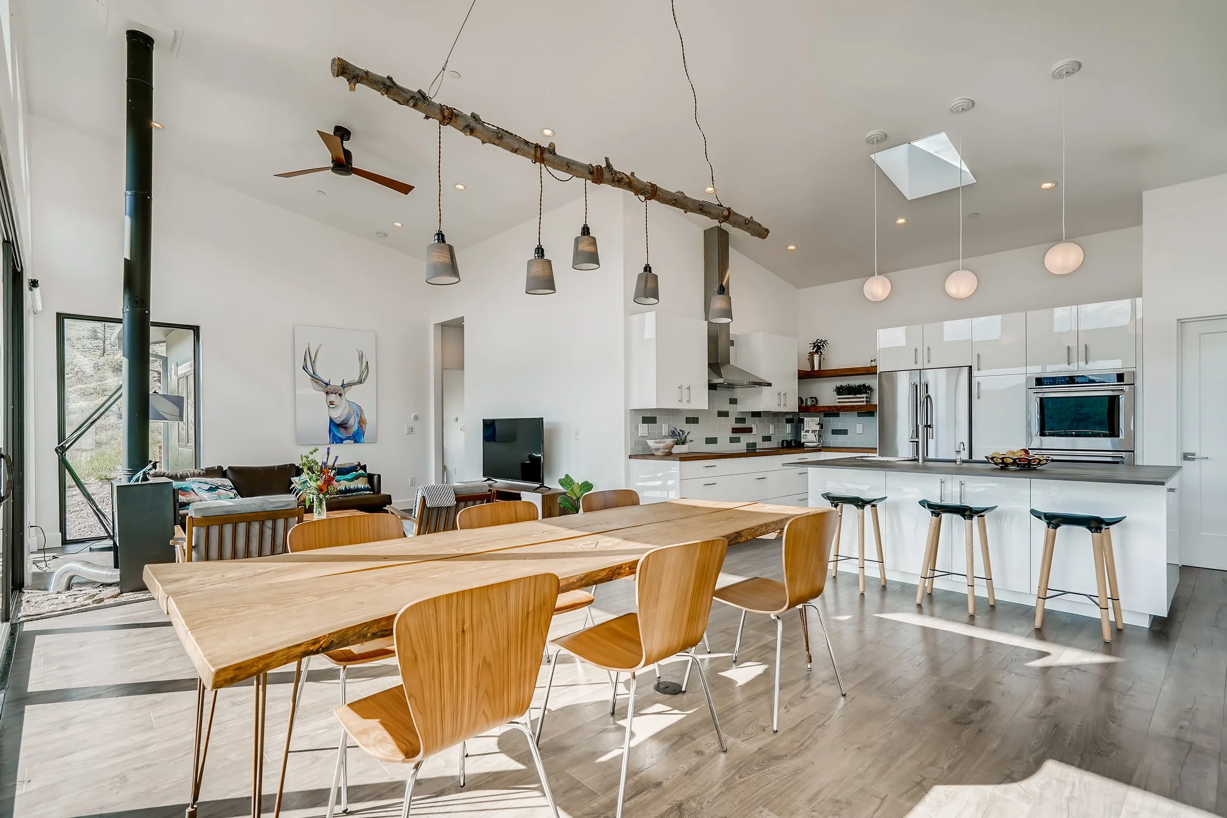 12 Dining Room.jpg