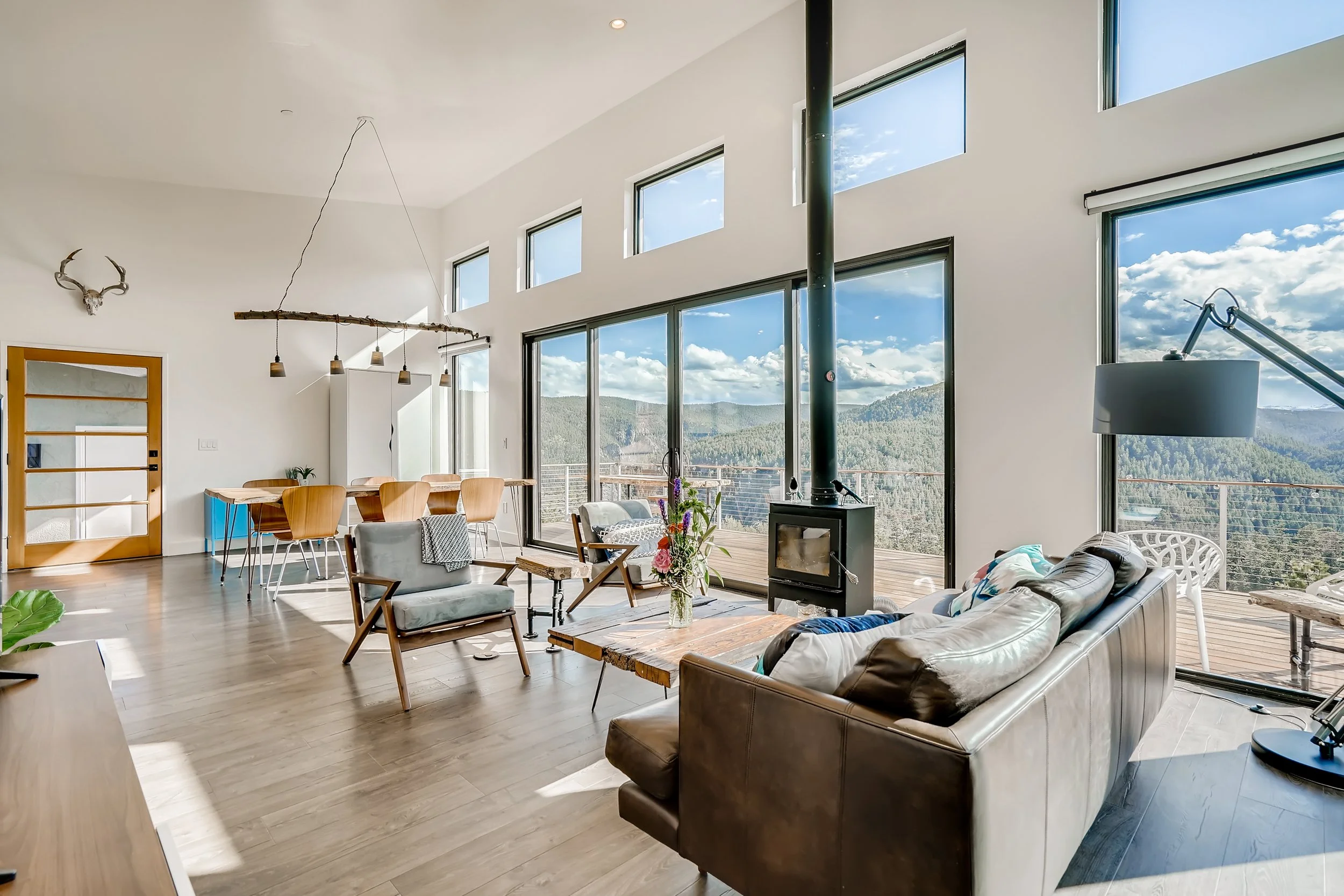05 Living Room.jpg