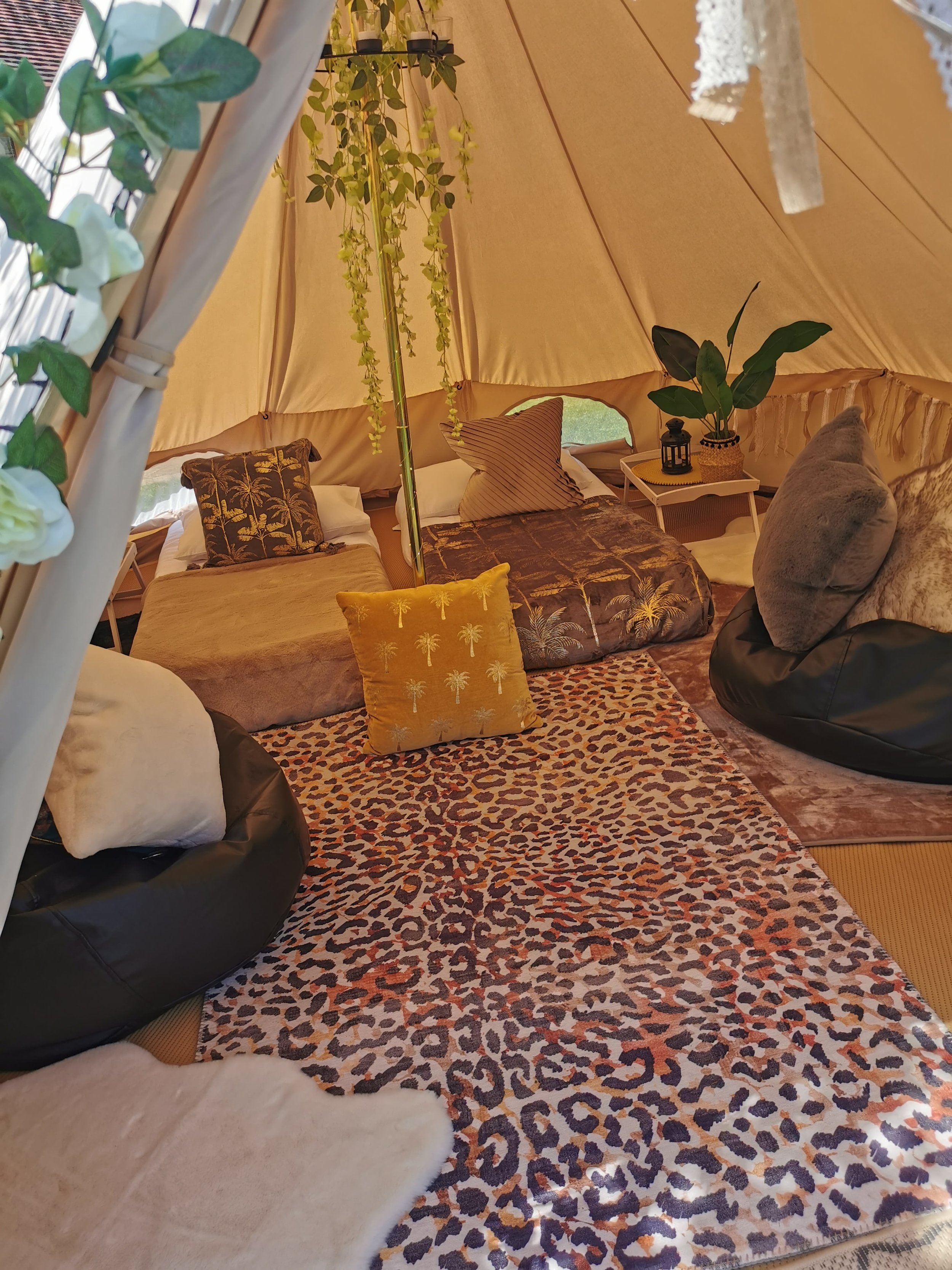 Glampees - Sleepover Party Tents in Berkshire