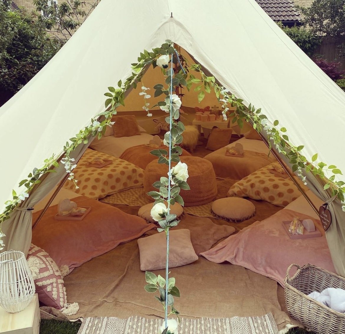 Raffles Boutique Hire - Sleepover Party Tents in Buckinghamshire