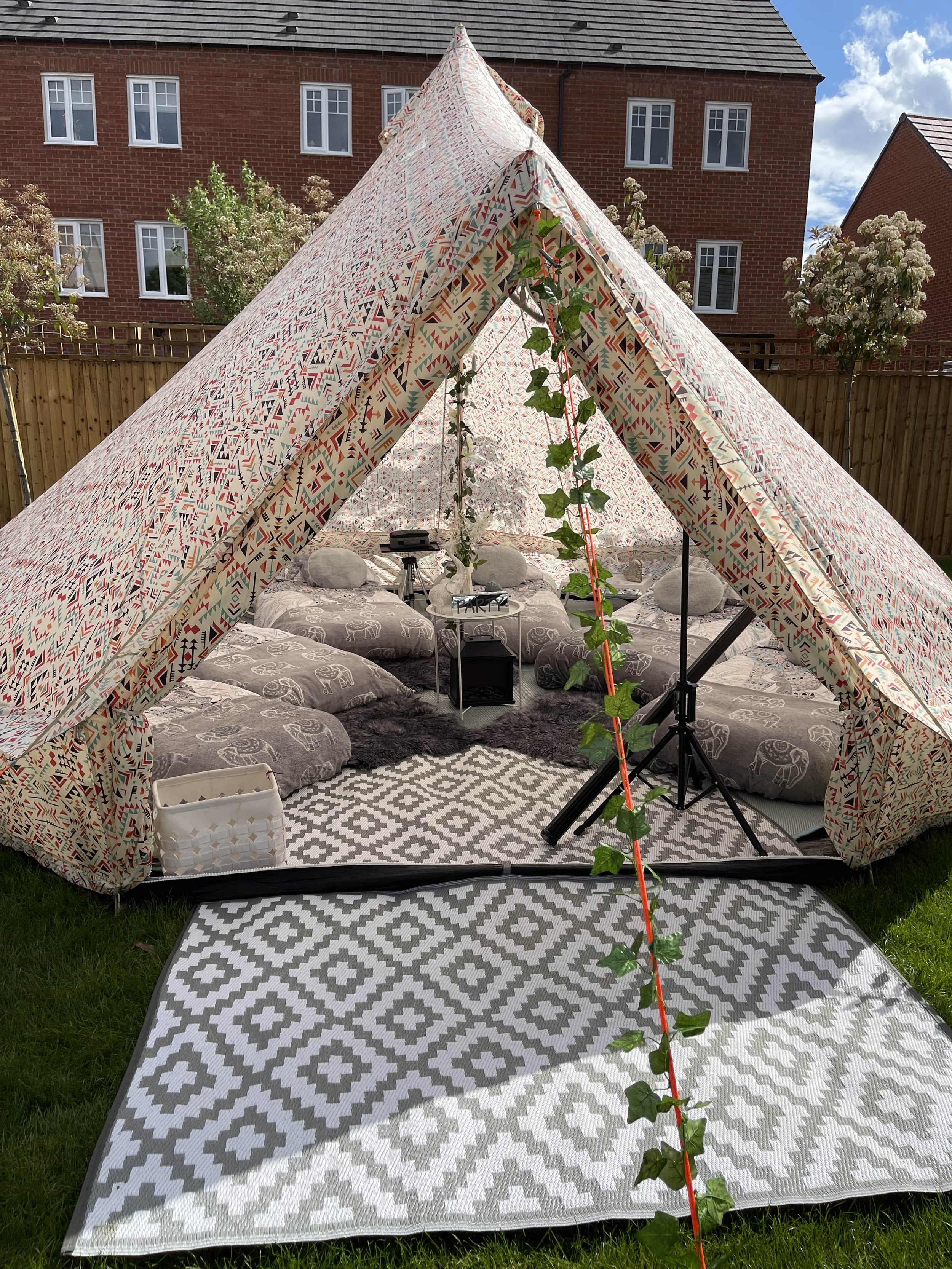 Parteepee Adventures- Sleepover Party Tents in Northamptonshire