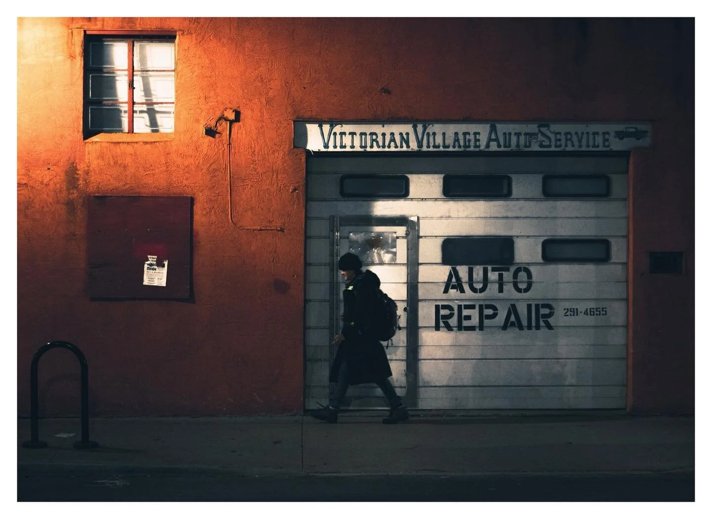 Street photography just hits different at night.