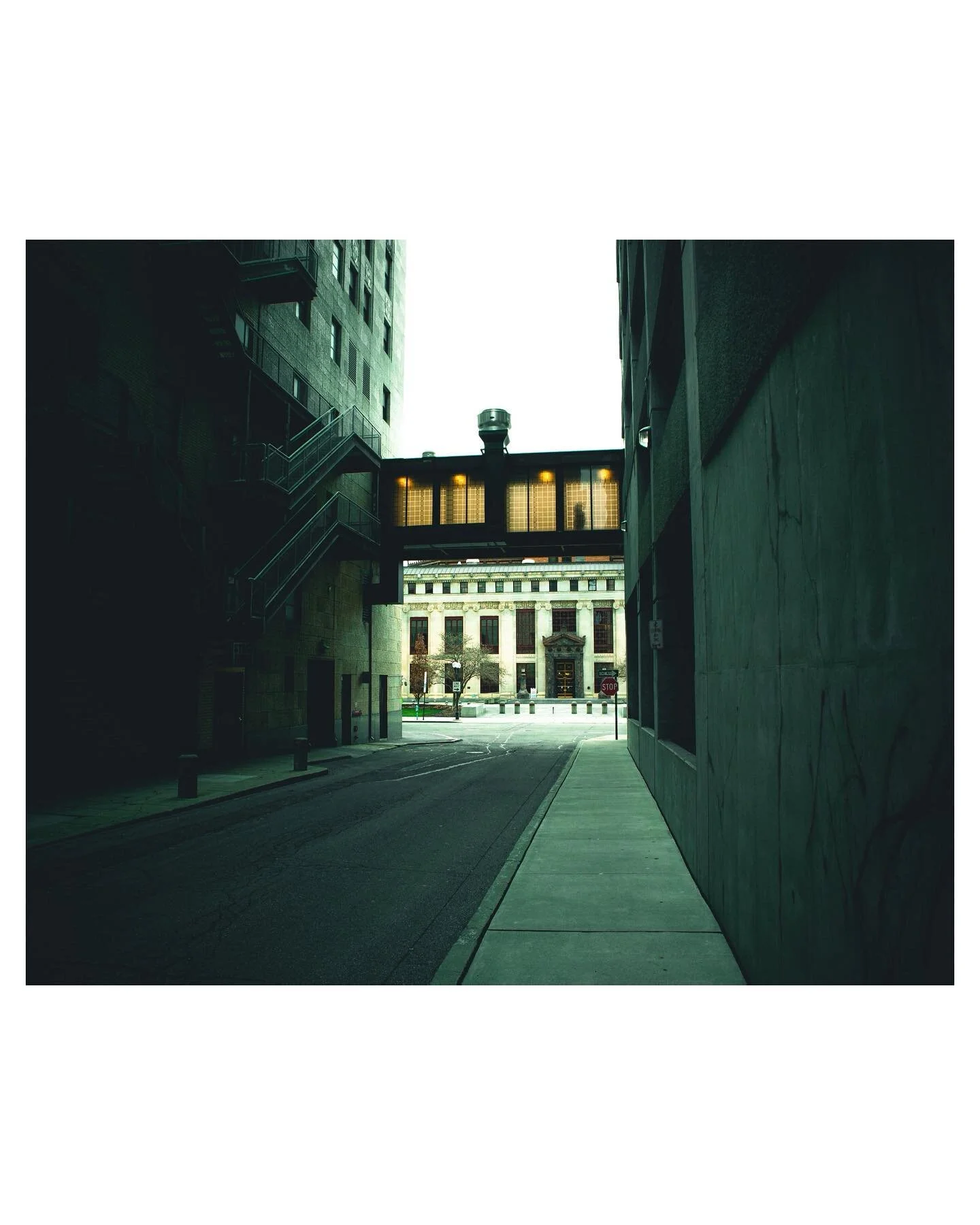 Took my kit 15-45mm out for some street photos for the first time in a year, and had a grand old time snapping off some shots. Let me know your favorite 🤙🏻