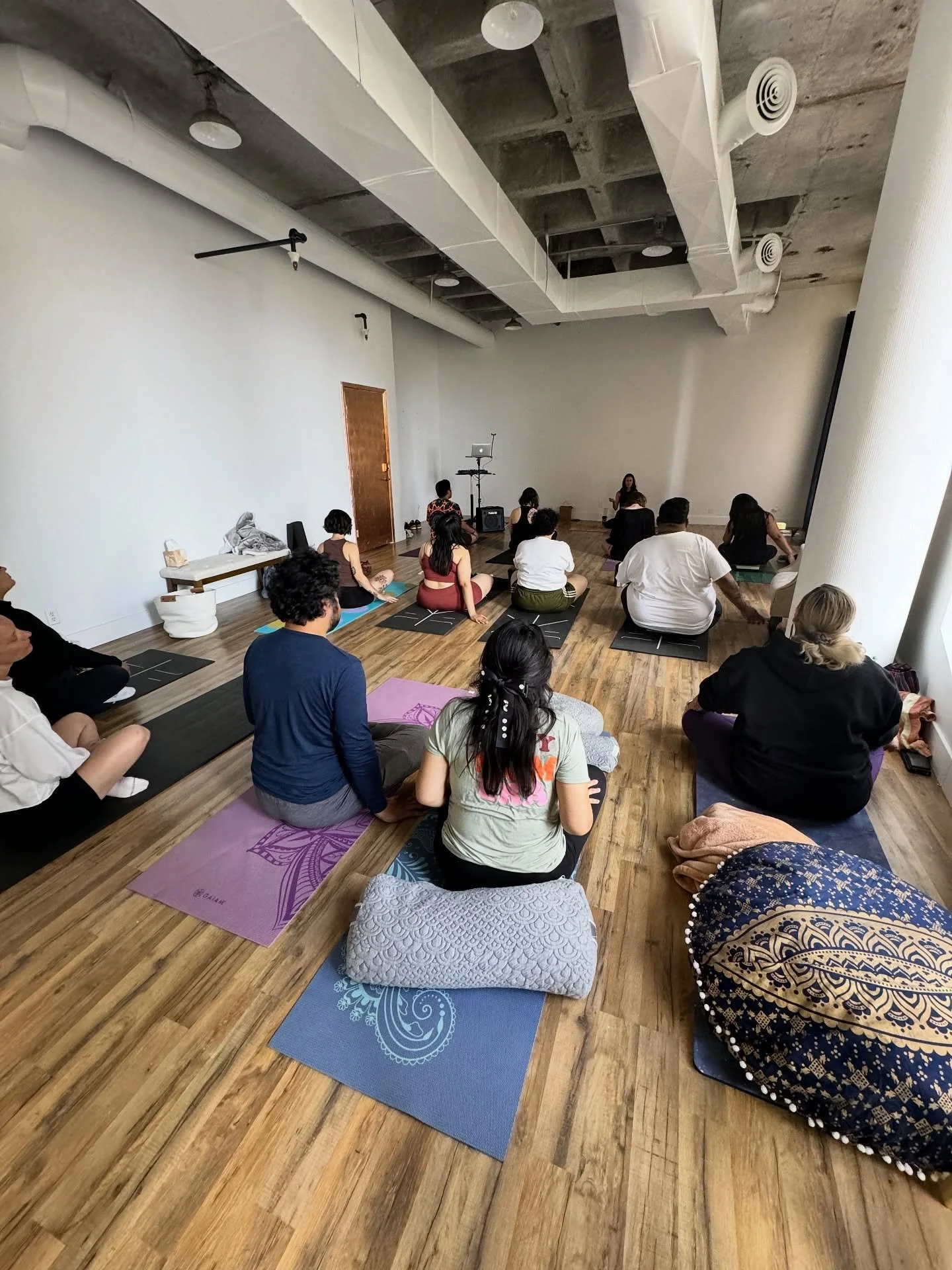 Morning Wellness 🪷

Such an incredible experience partnering with @shant.amrita and @one.of.one.collective on the Reflect &amp; Release class &mdash; yoga, meditation, breathwork, and storytelling in community.

We loved this event and look forward 