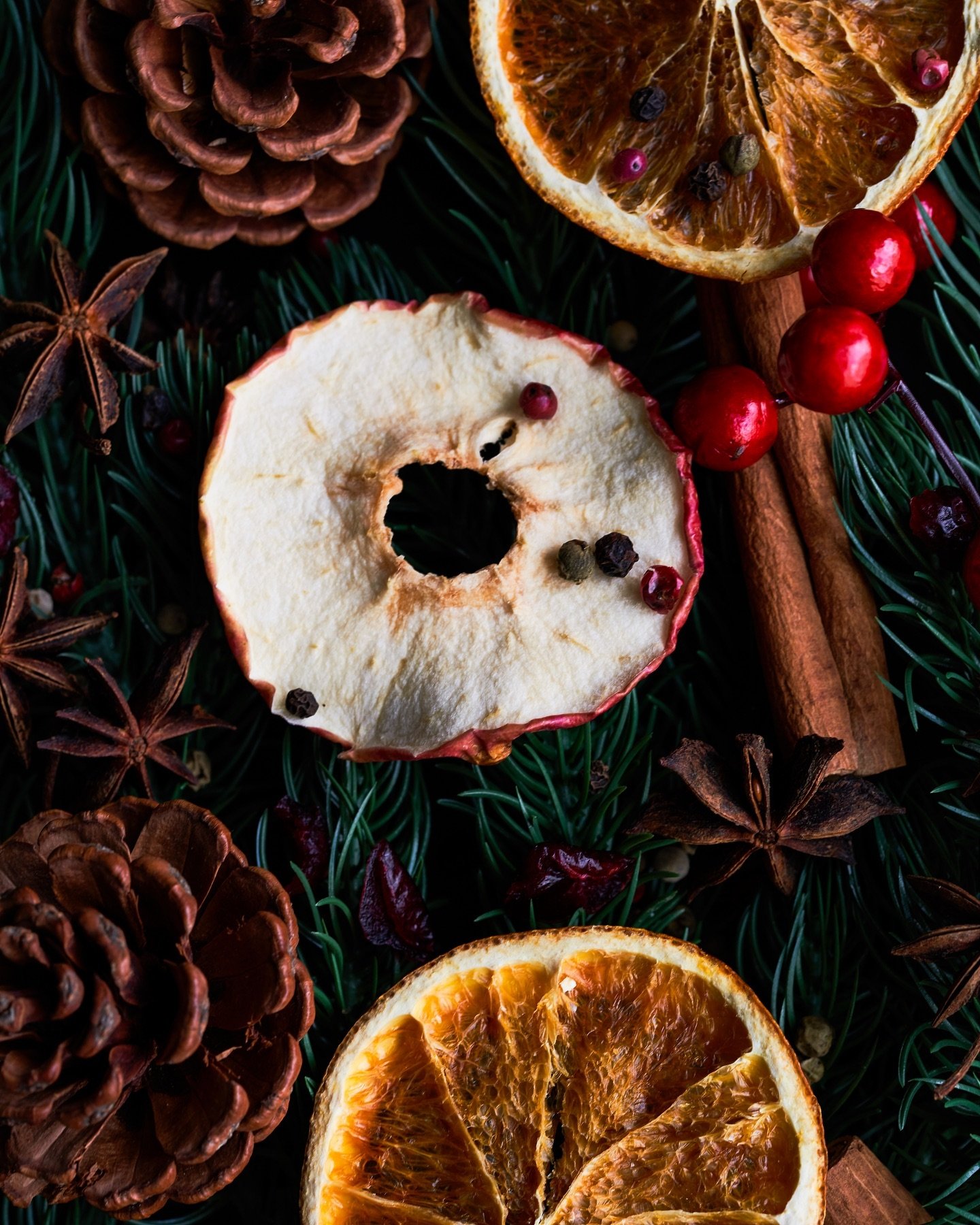 December ✨❄️
.
.
.
#foodflatlay #creative_flatlays @creative_flatlays #creativefoodjourney @creative.food.journey #featuremyfood @feature.my.food #rawflatlays_dec23 @raw_.flatlays #texthursdays @texthursdays @vaimomatskuu 
#foodartblog @foodartblog 

