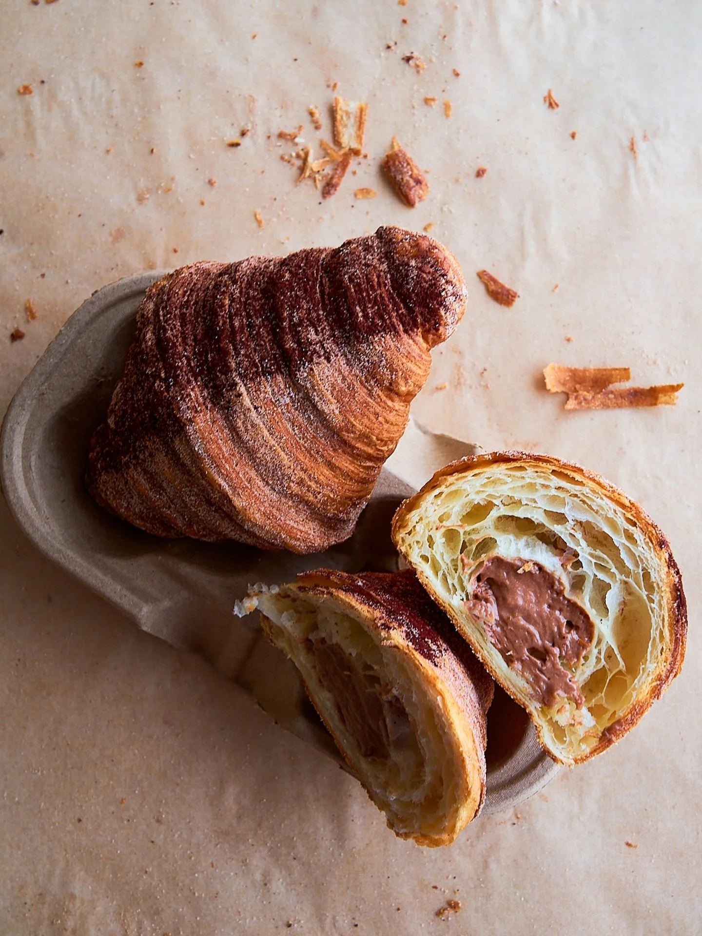 Monday, I'm coming for you armed with all the flaky croissants stuffed with tiramisu filling. Coffee and carbs together? Yes, please! 
This croissant scene was incredibly fun to set up in a cup holder
.

.
#dubaifoodphotographers #dubaicontentcreator