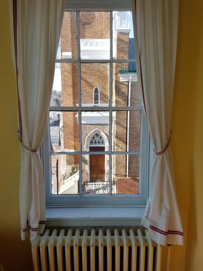 ccwindow2.jpg