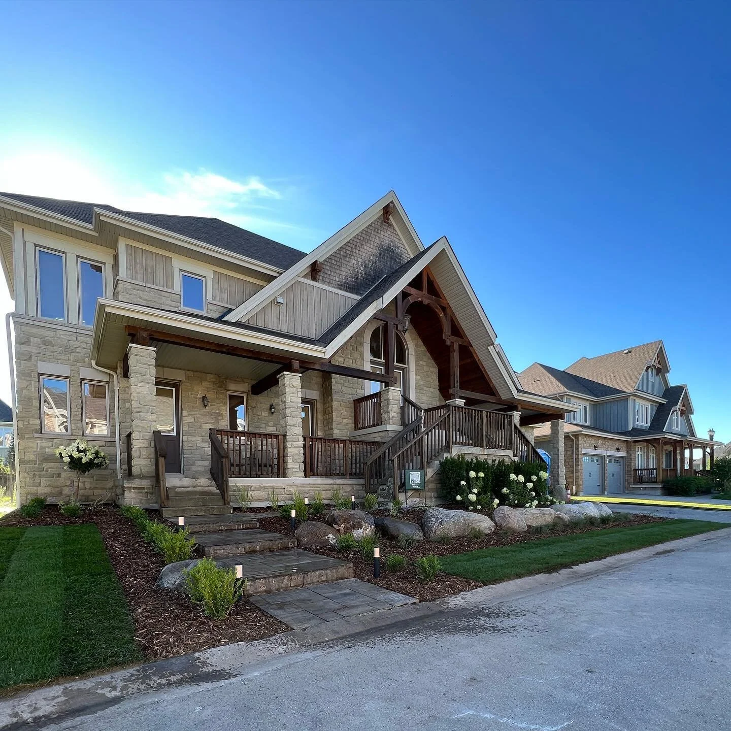 Heading into the weekend with a brand new front yard! 😍

#landscaping #landscapedesign #hardscaping #softscaping #landscapephotography #landscape #landscapelife