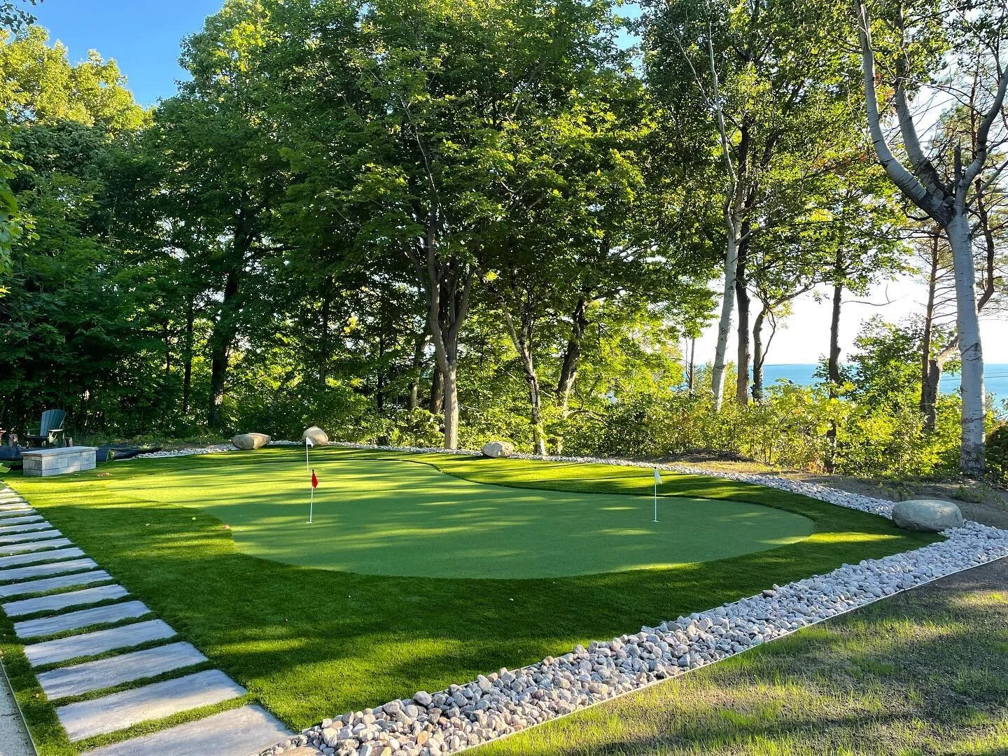 Ready for hours of outdoor fun&hellip;. With an awesome view of Georgain Bay!

#puttinggreen #turf #golf