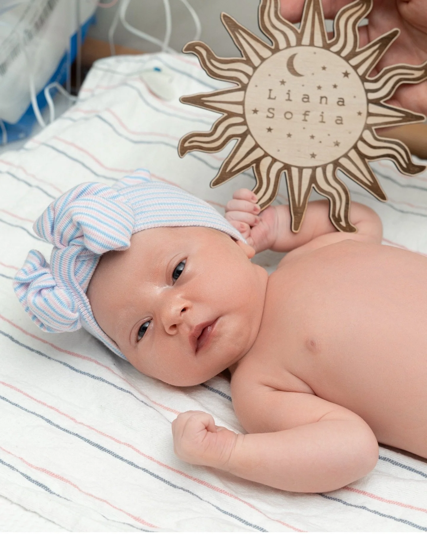 The first days together are filled with quiet moments, gentle touches, and a love that feels completely new✨

This is the beginning of a bond that grows stronger with every breath, every look, every heartbeat ❤️

#nycbirthphotographer 	#fresh48nyc  #