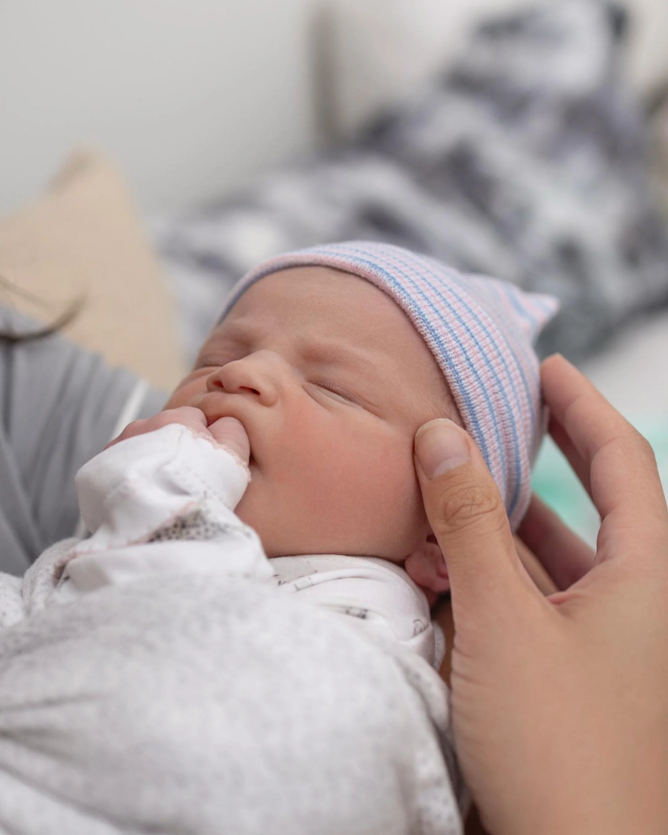 Birth isn&rsquo;t just a physical experience.

It&rsquo;s emotional.
It&rsquo;s vulnerable.
It&rsquo;s deeply personal.

And in that moment, your priority should be one thing &mdash;
you.

Your comfort.
Your voice.
Your experience.

A doula is there 