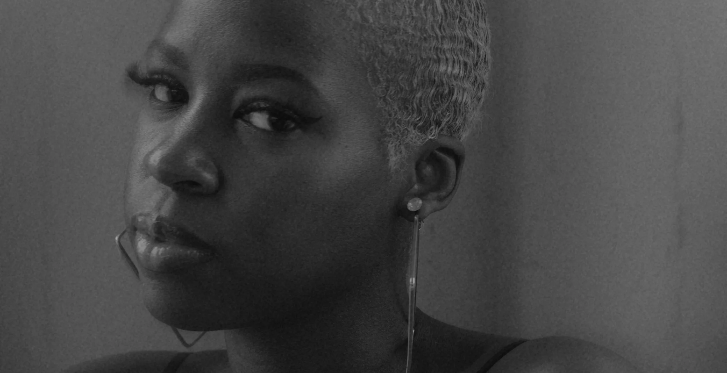 Mikalah Gordon - Hands Off