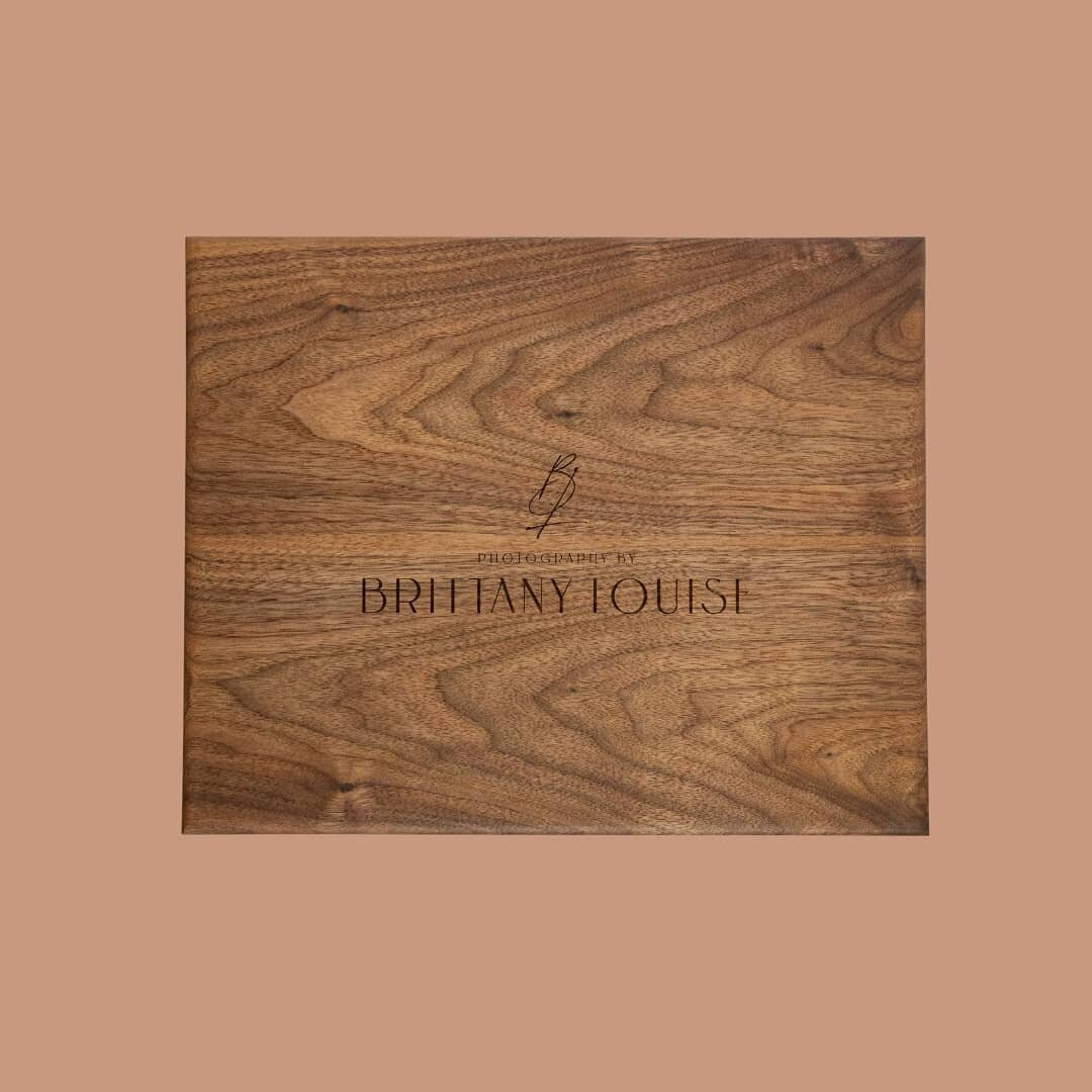 Check out some of my beautiful photo products after your boudoir session! ⁠
⁠
Hi, I&rsquo;m Brittany Louise, a boudoir photographer in the Columbus, Ohio area. I love helping women see their beauty and power whether they&rsquo;re dressed up, dressed 
