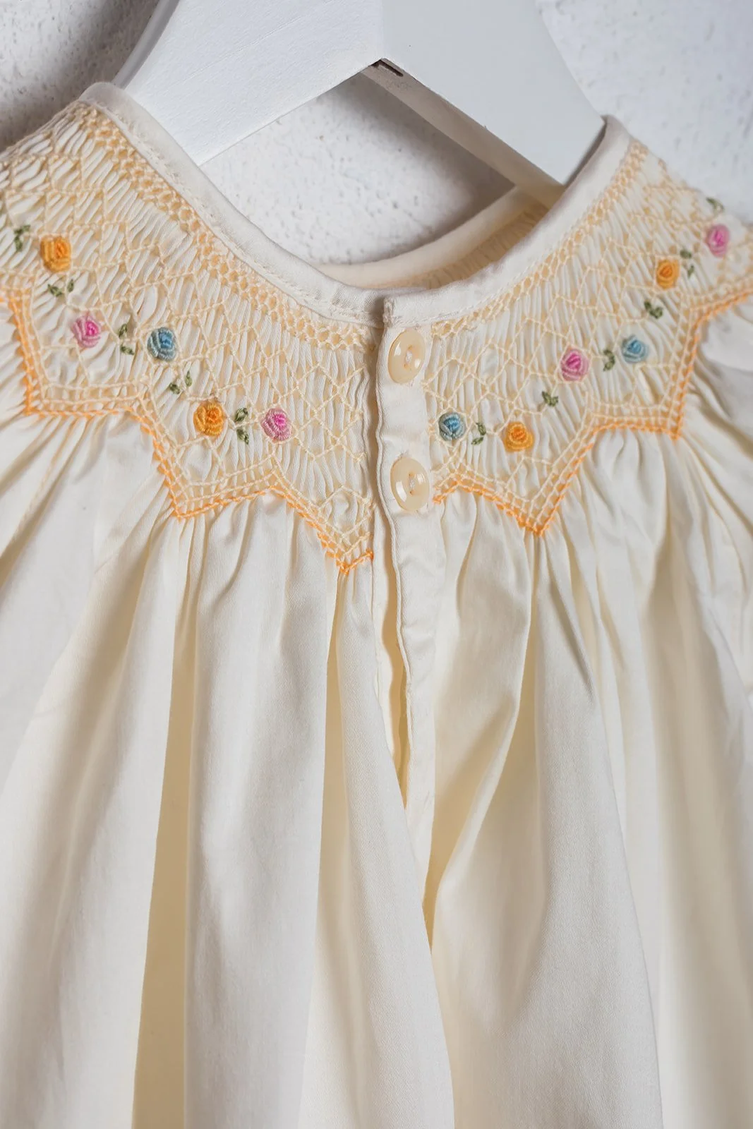 back-embroidery-buttons-smock.jpg