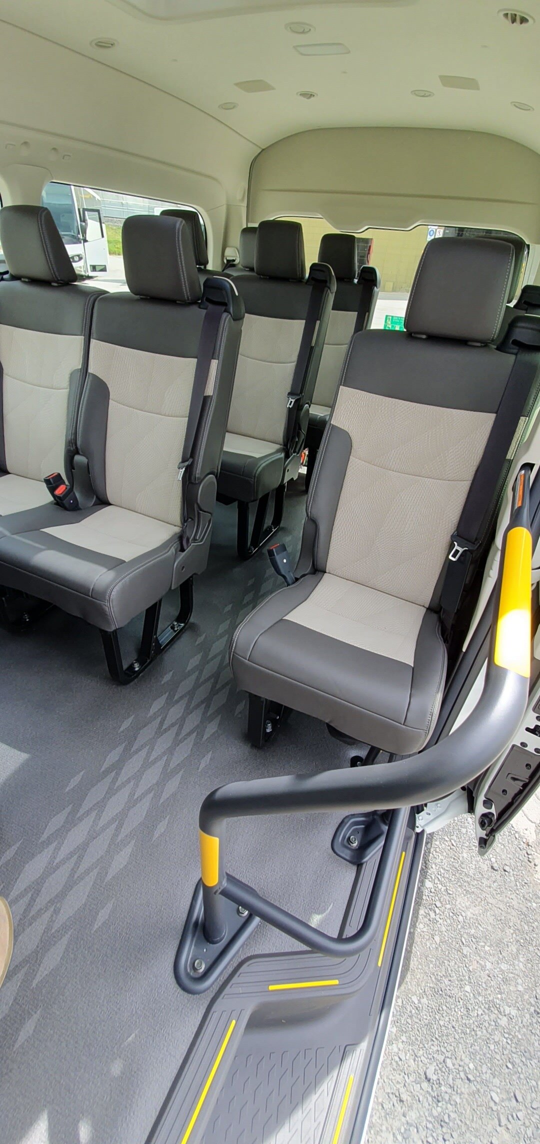 Hiace.jpg