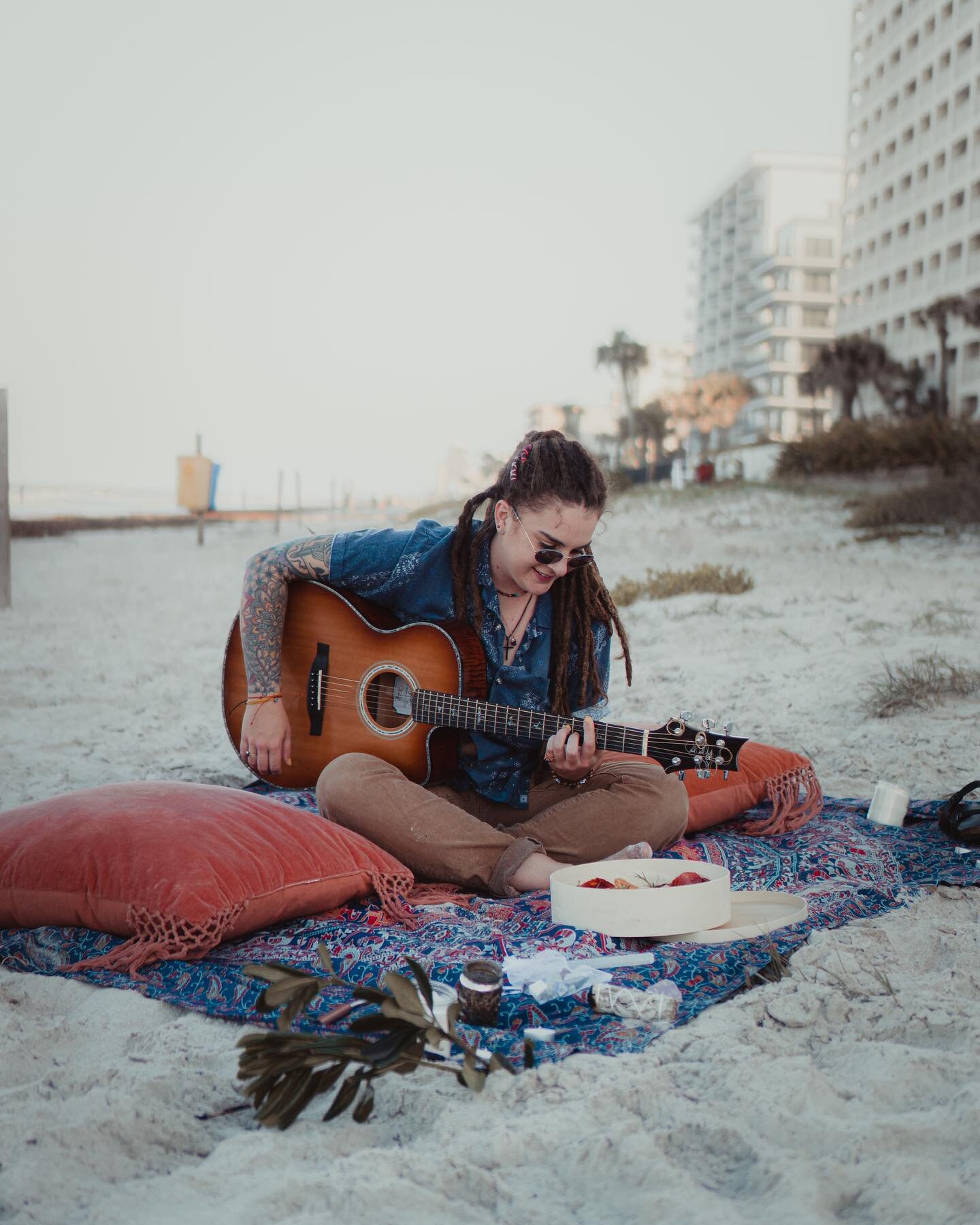 Beach day vibes are my kinda vibes&hellip; drop a 🌊 if you&rsquo;ve listened to Be With Me! If you haven&rsquo;t then click the link in my bio :)