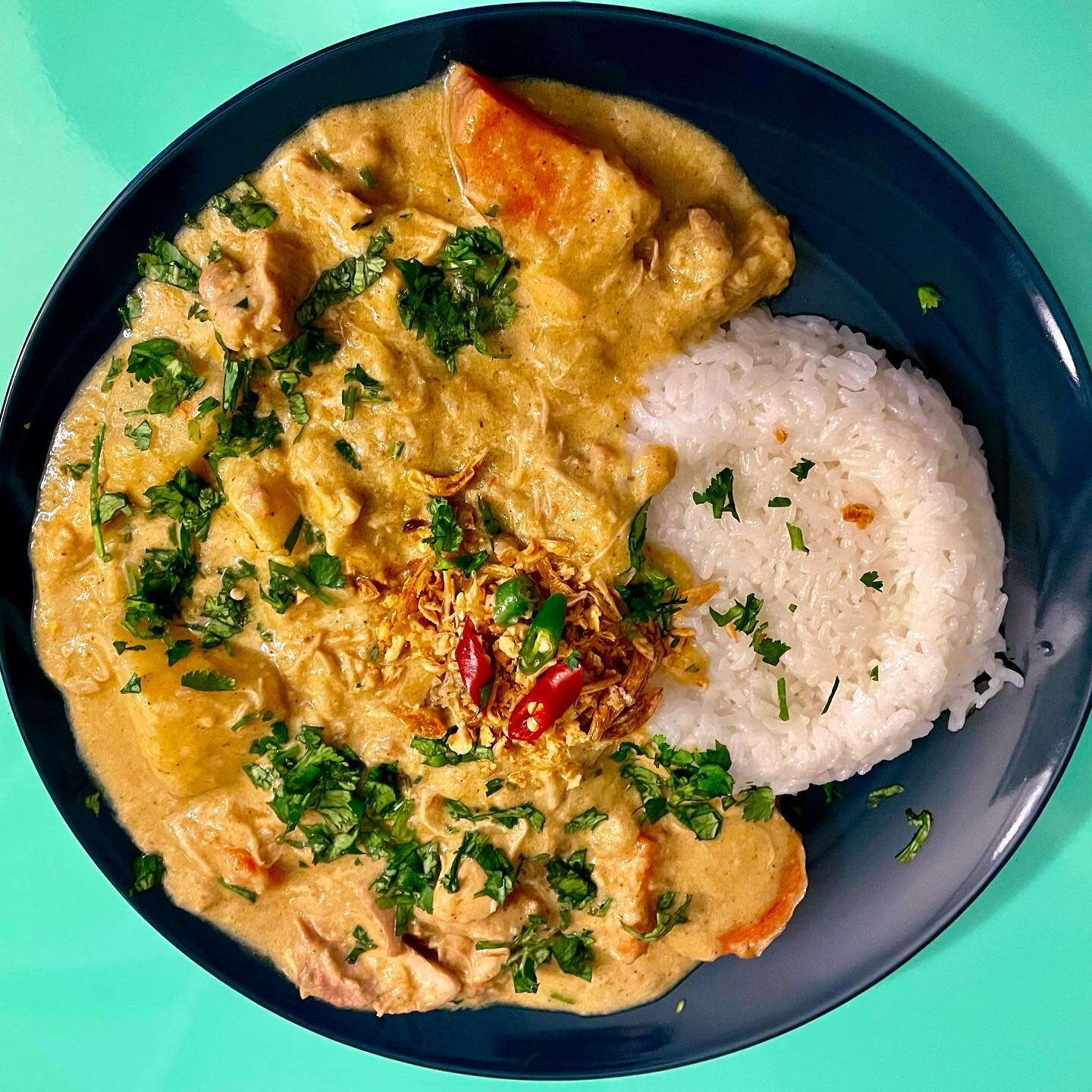 This week the people eat Thai chicken curry. It&rsquo;s fucking delicious!  Now how about you decide to house my unhoused friends @londonbreed ?  I&rsquo;m feeding 1000 people every month. What the fuck are you doing to improve their conditions?