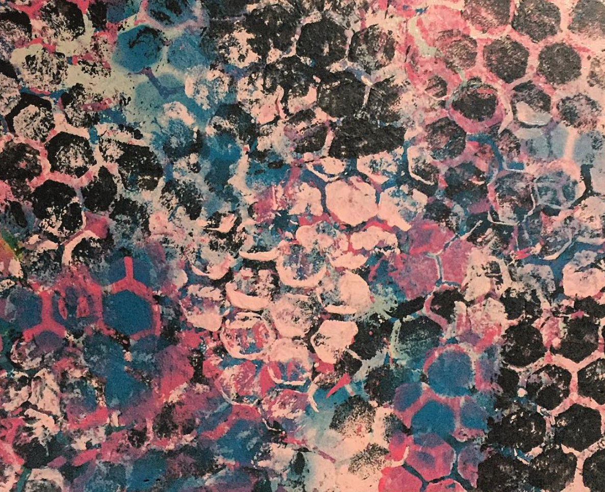 The Honeycomb | 16" x 14"