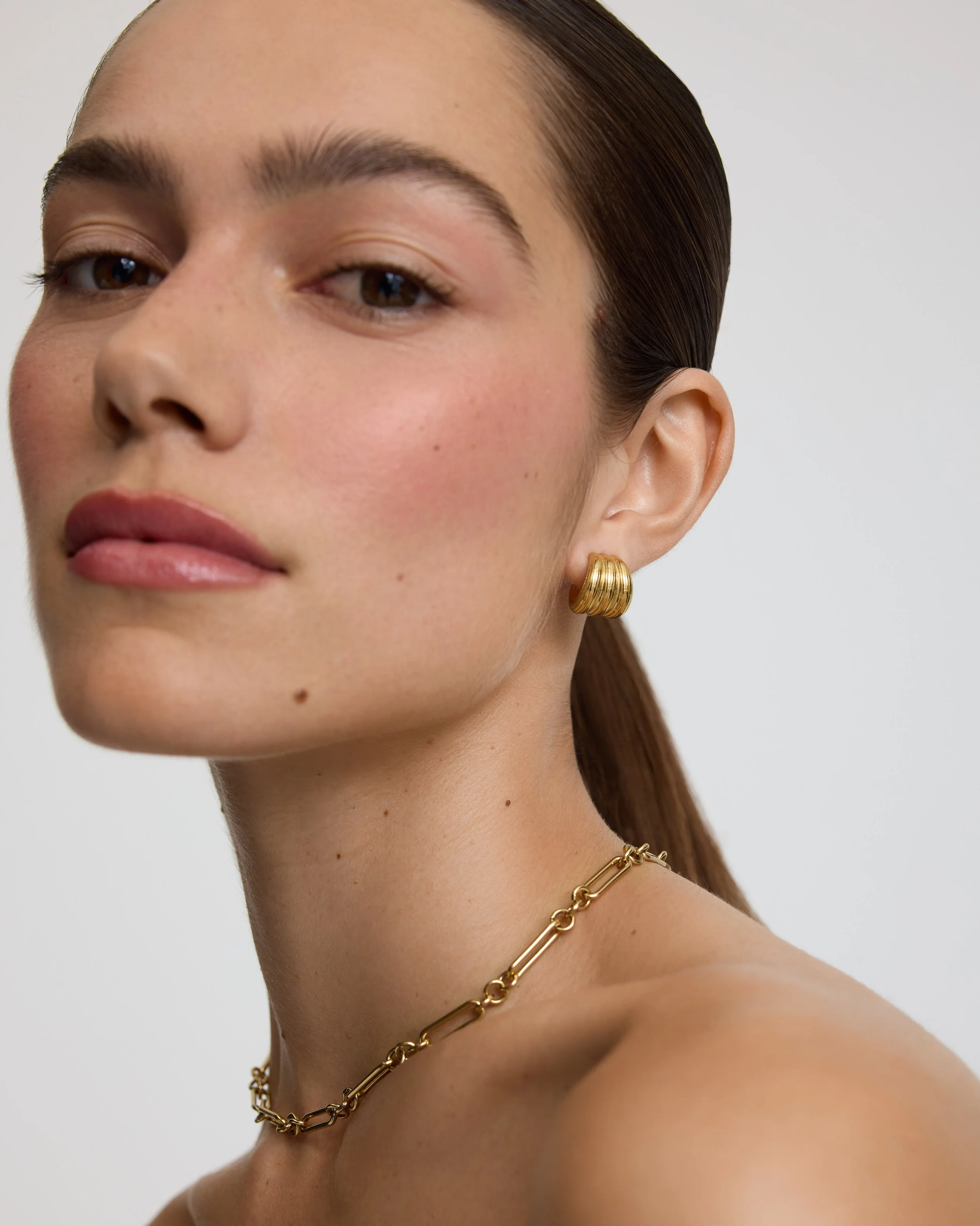 Ribbed Small Hoop 1768 1.jpg